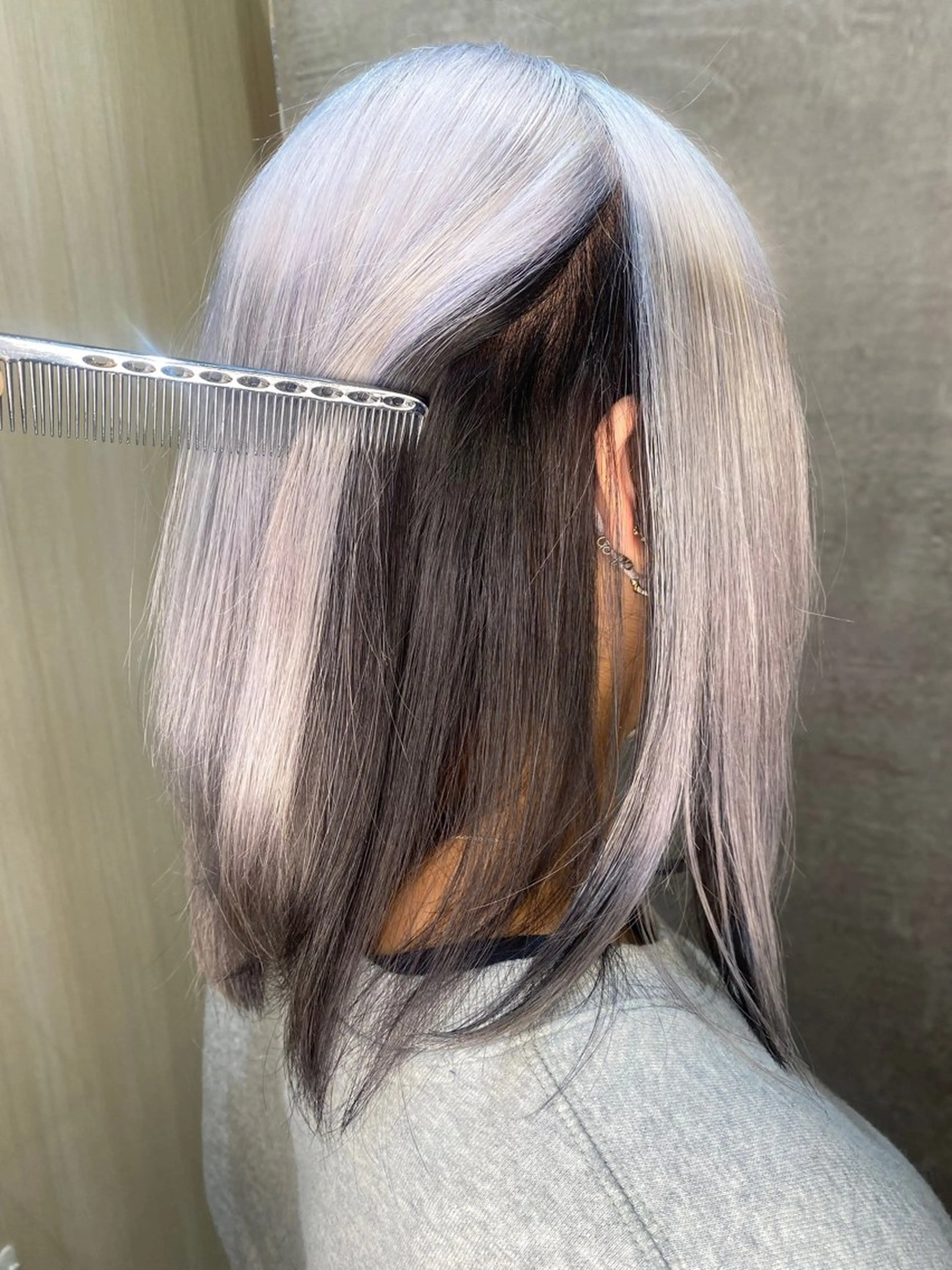 ロング カラー シルバー 永井 悠斗のヘアスタイル