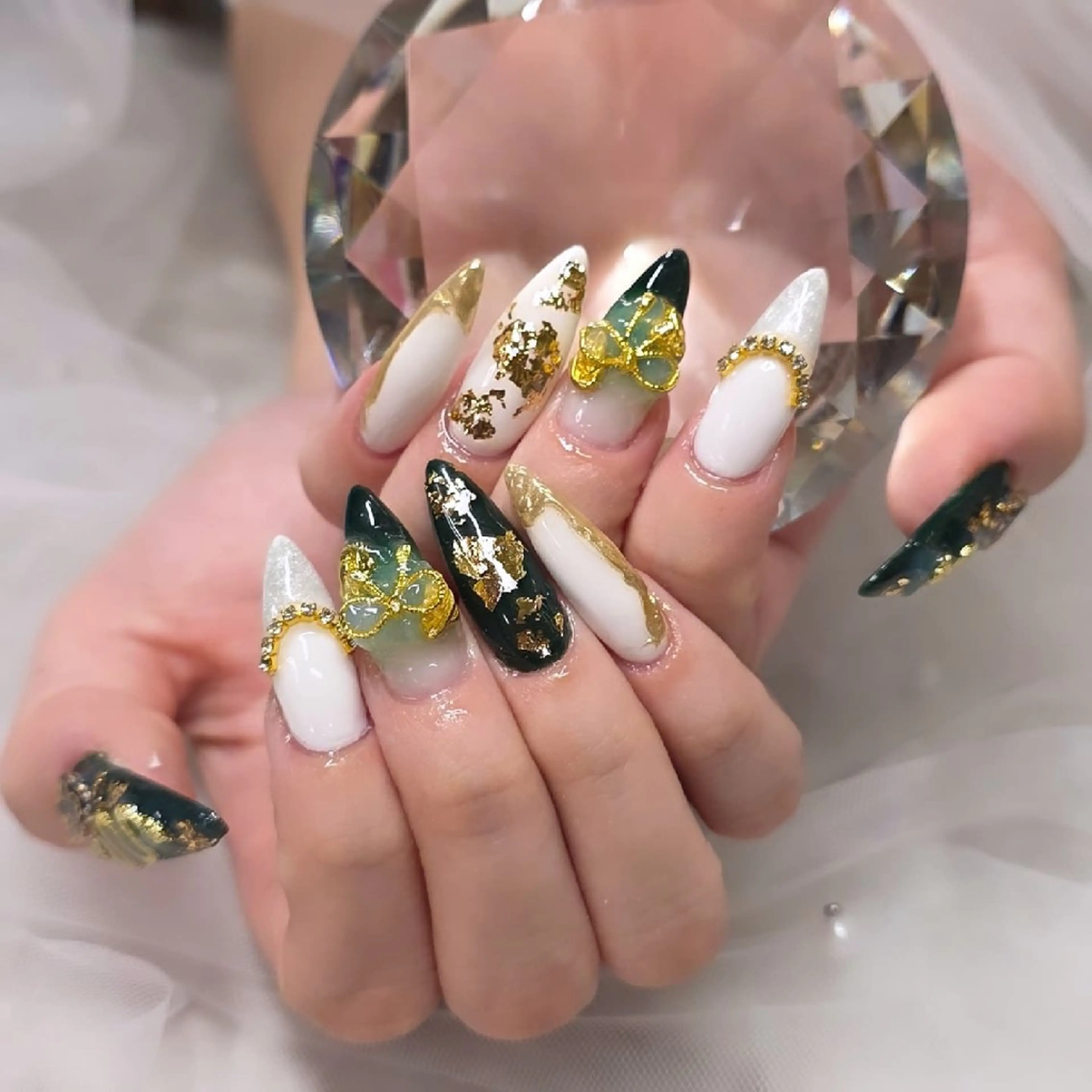 ネイル 成人式 nailsalon glow sayaのネイルデザイン