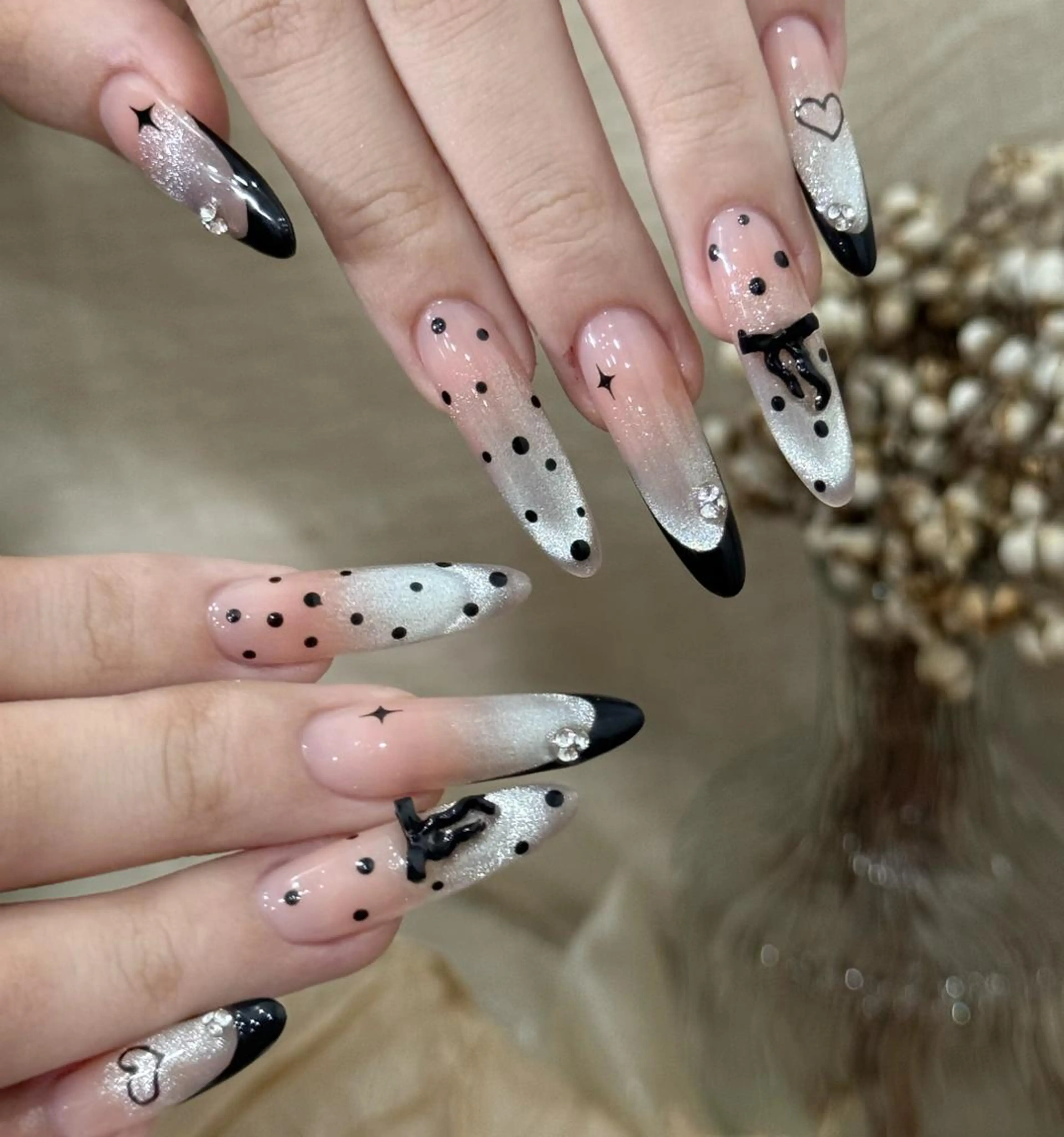 ネイル ハンドネイル 🎀 Ayaka_nailのネイルデザイン