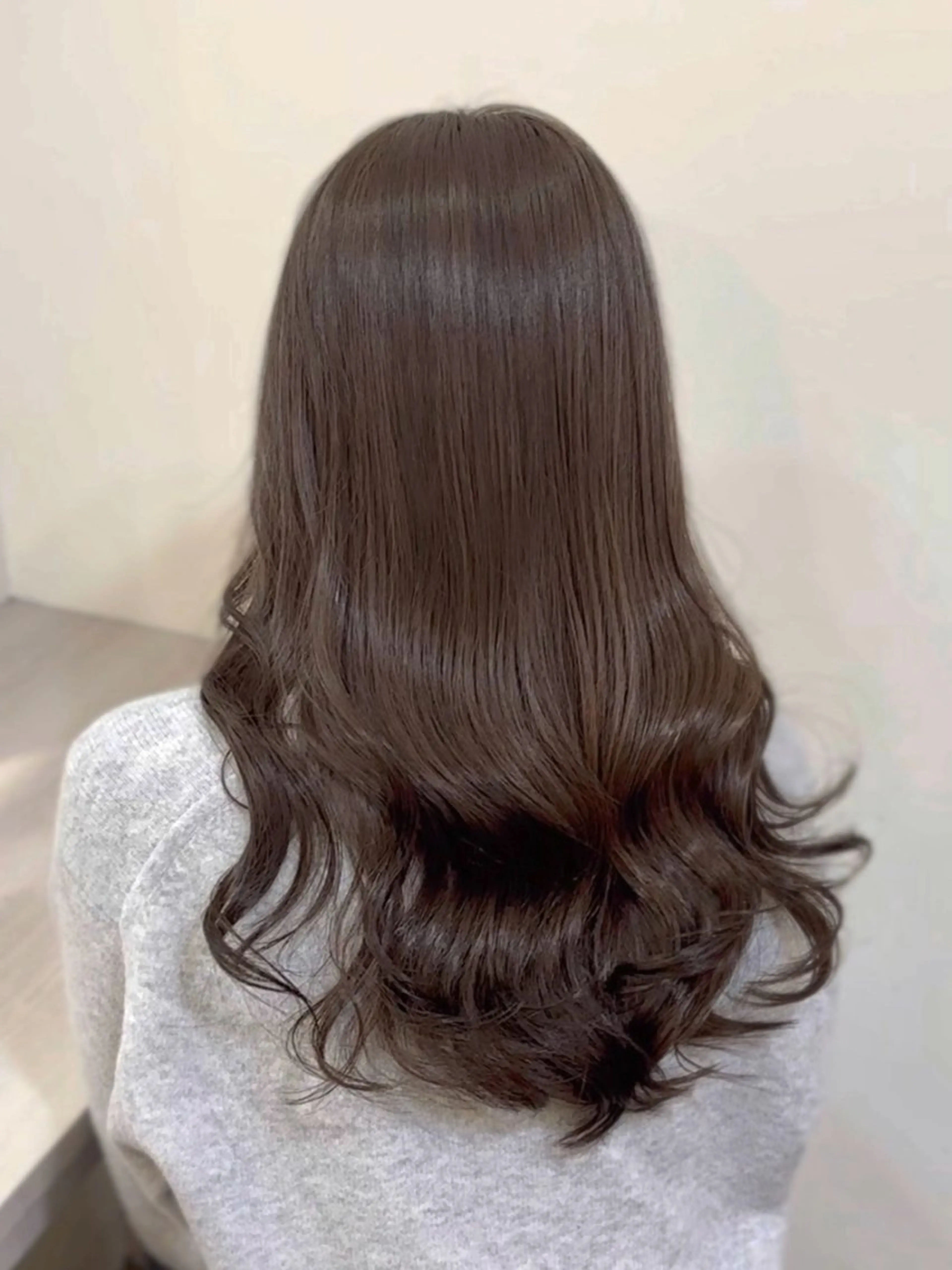 ロング カラー アッシュ ベージュカラー ブリーチ 透明感カラー グレージュ ブリーチなしベージュ 特化 松村 茶屋町のヘアスタイル