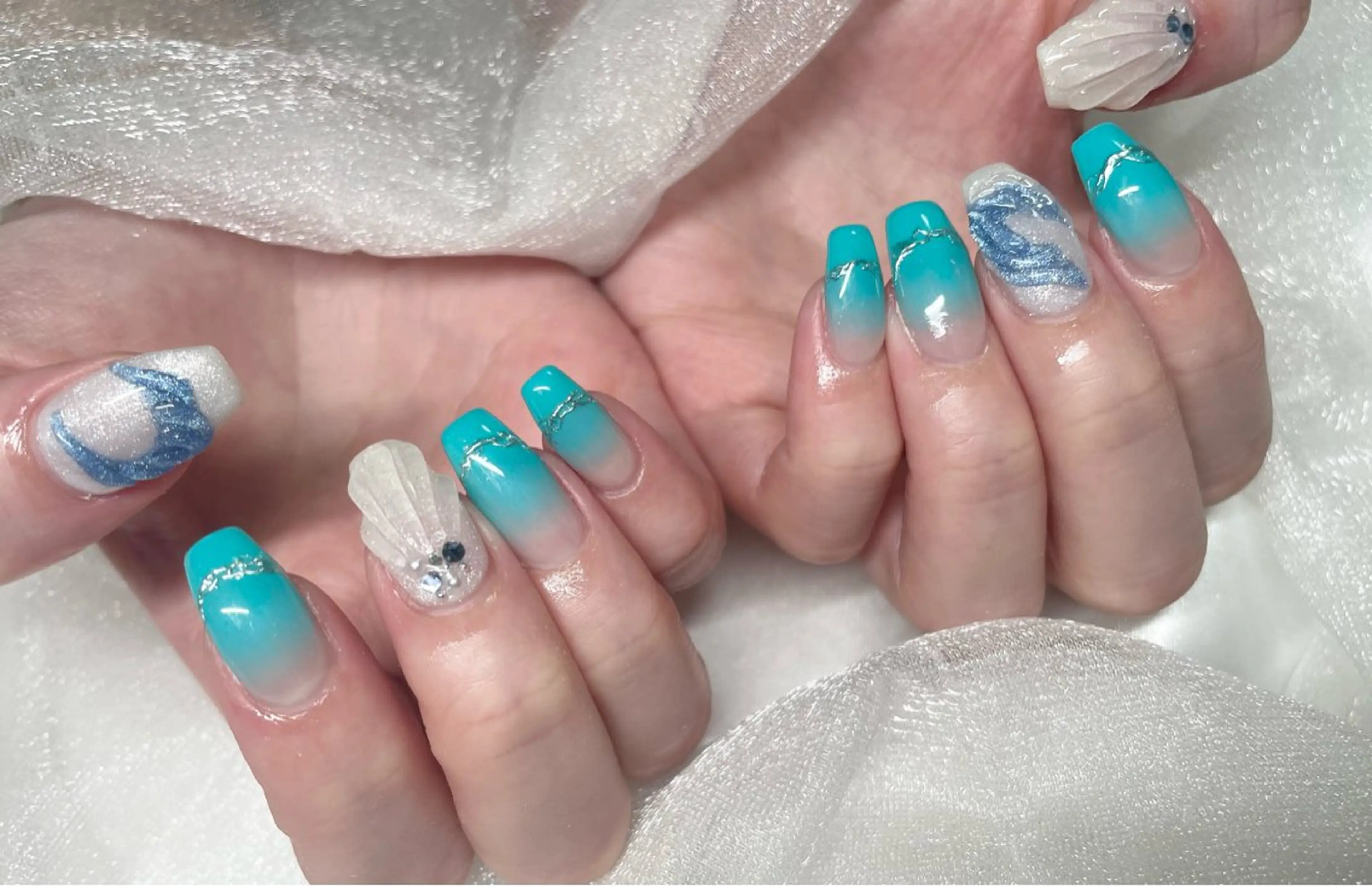 ネイル ハンドネイル Roi〈ロワ〉 Minakoのネイルデザイン