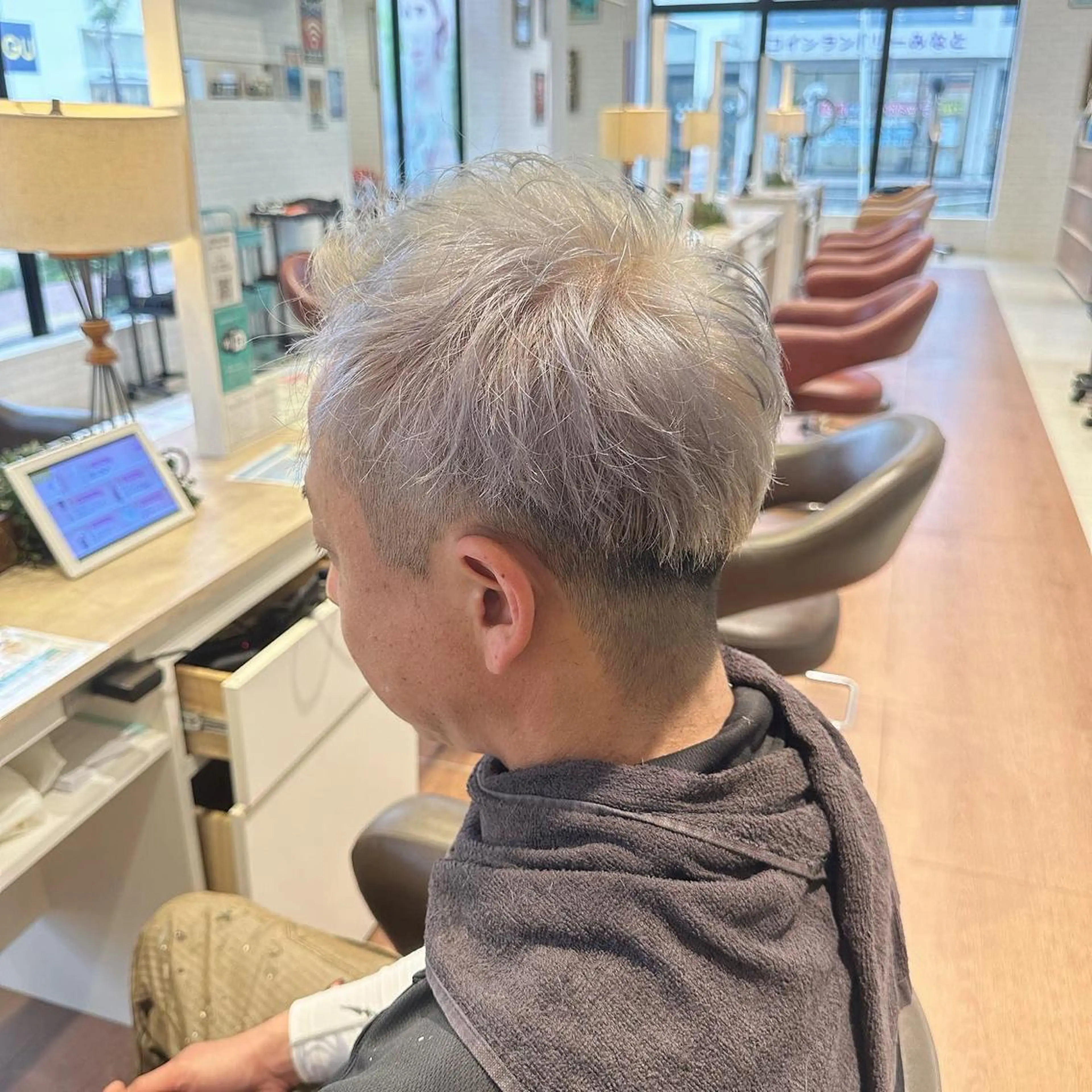 カラー カット ヘアカラー トリートメント 見川 ヒカルのヘアスタイル