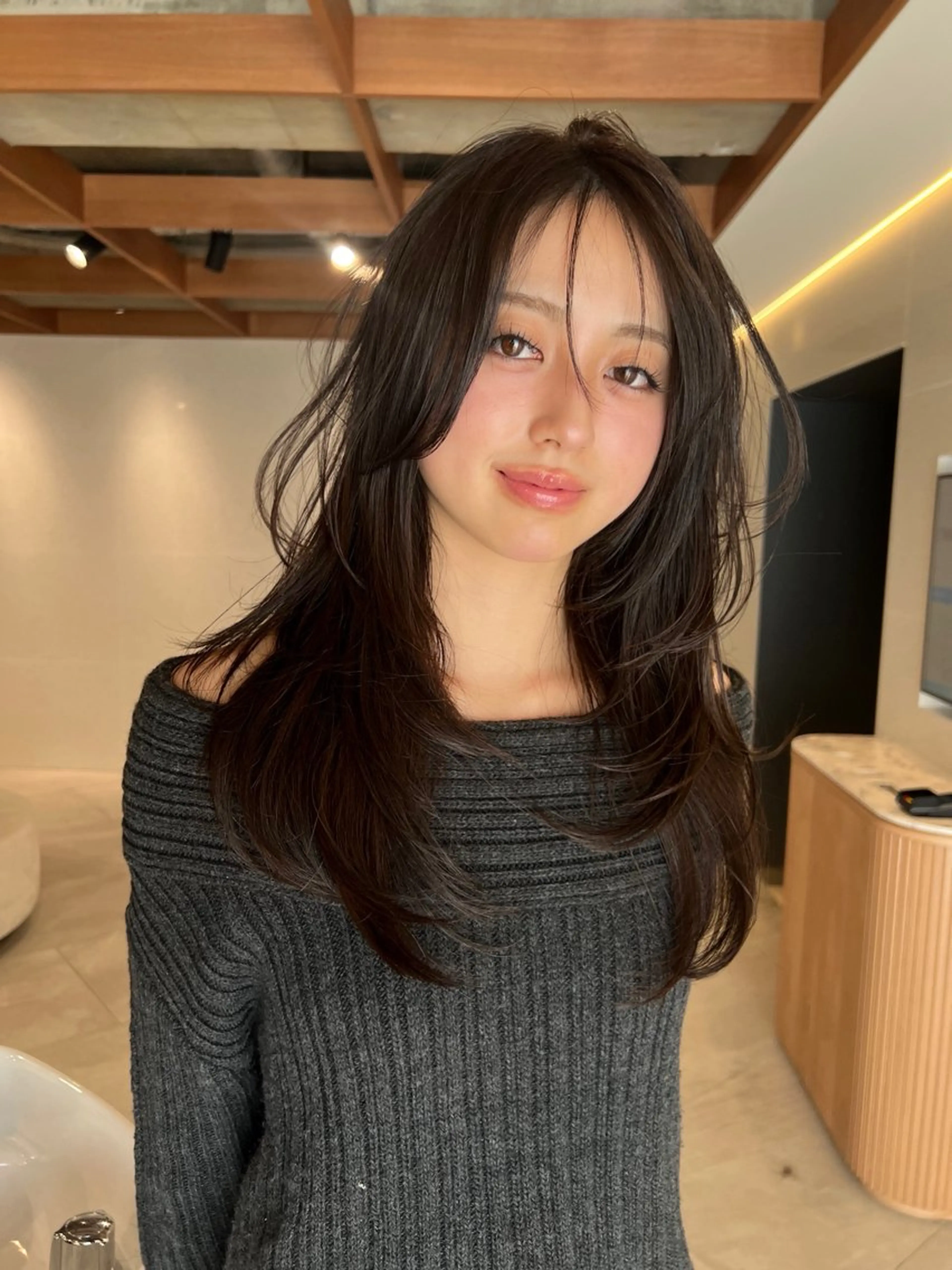 ミディアム 似合わせカット カット ヘアカラー トリートメント 梅田/レイヤーカット /ミルクティーカラーのヘアスタイル