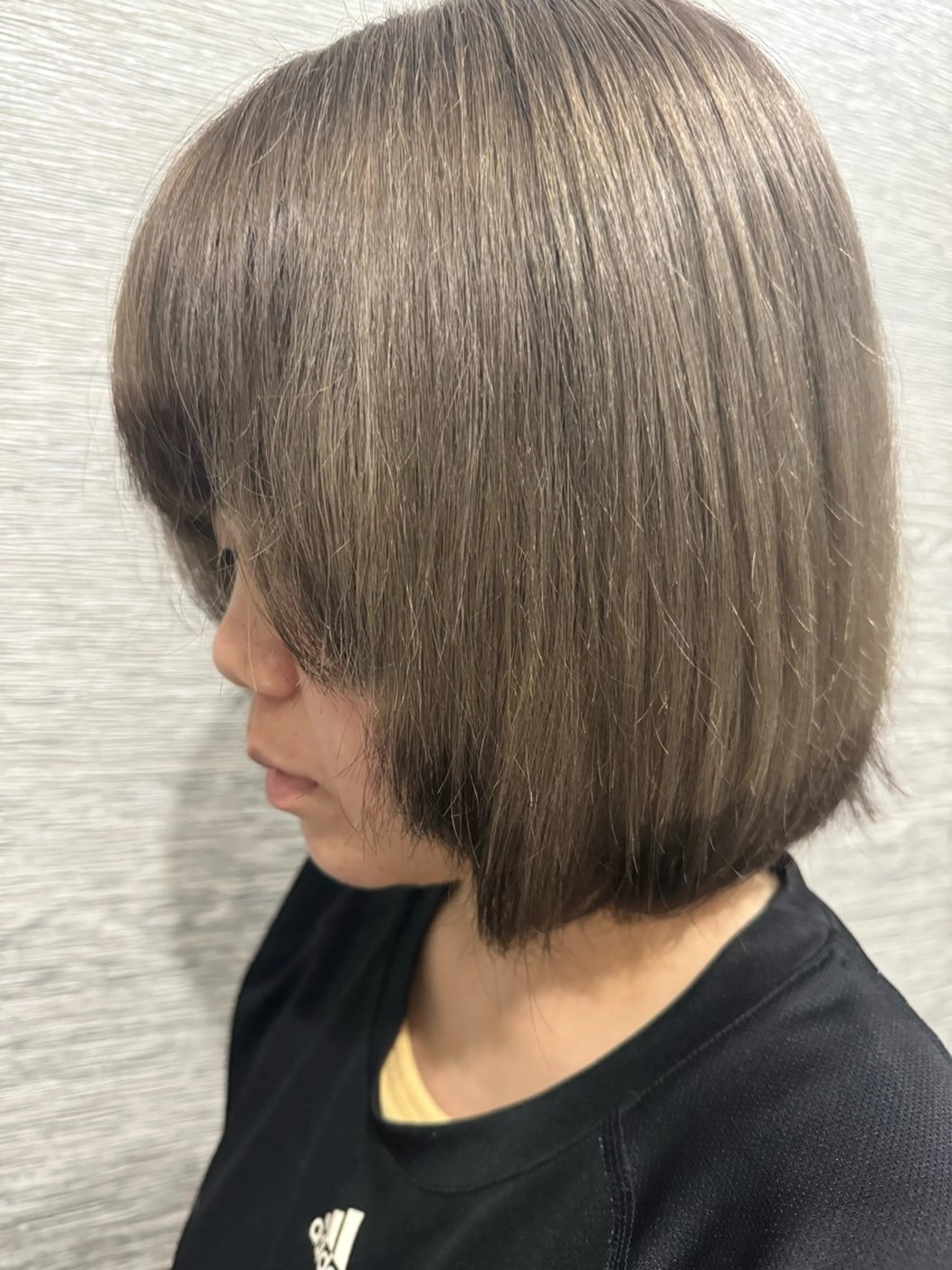 カラー 爲清 葵のヘアスタイル