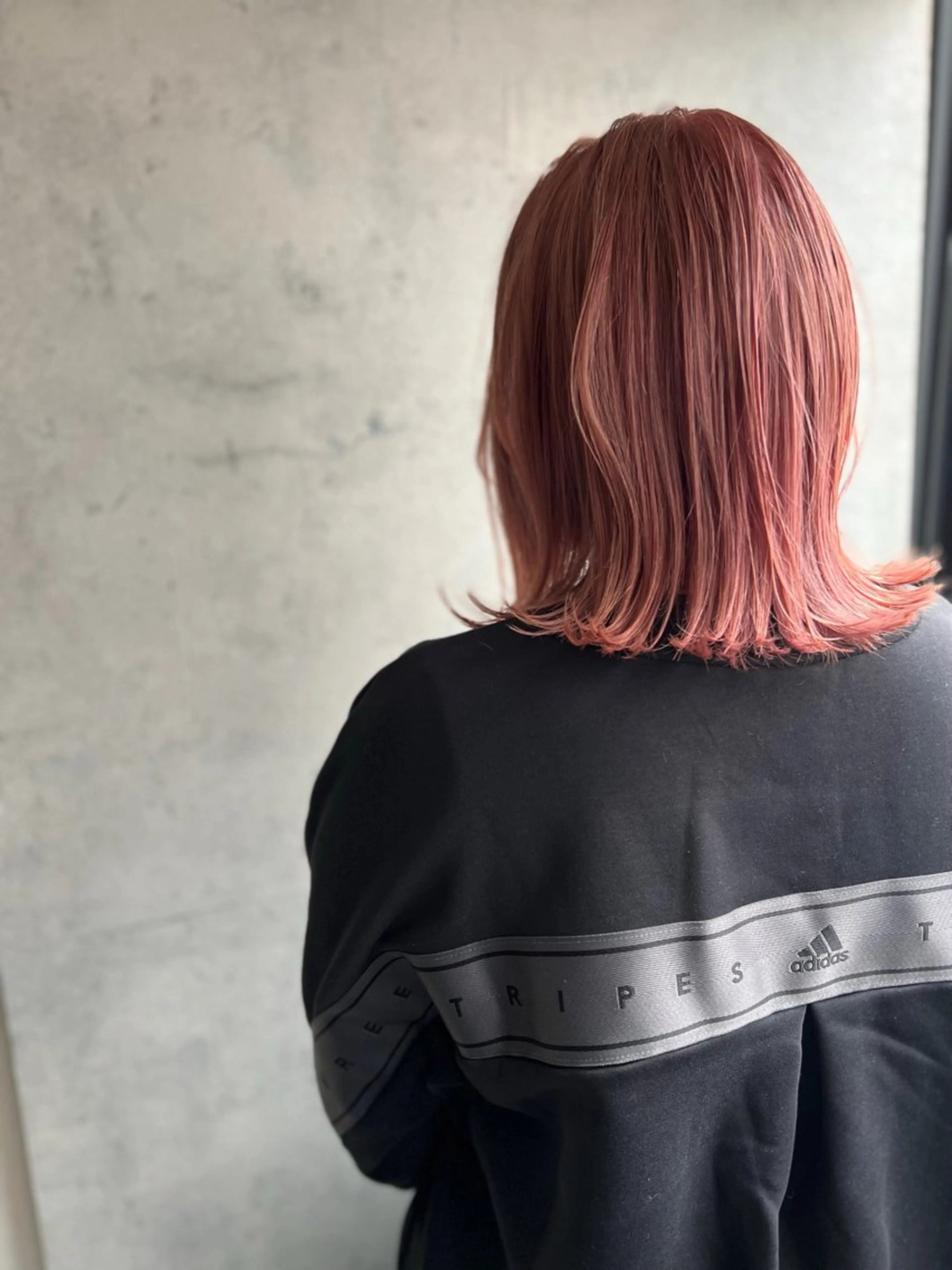 ミディアム カラー ベージュカラー ブリーチ ハイトーンカラー ピンクカラー ピンクベージュ ヘアカラー トリートメント TELA所属・原田 和幸のエステ・リラクイメージ