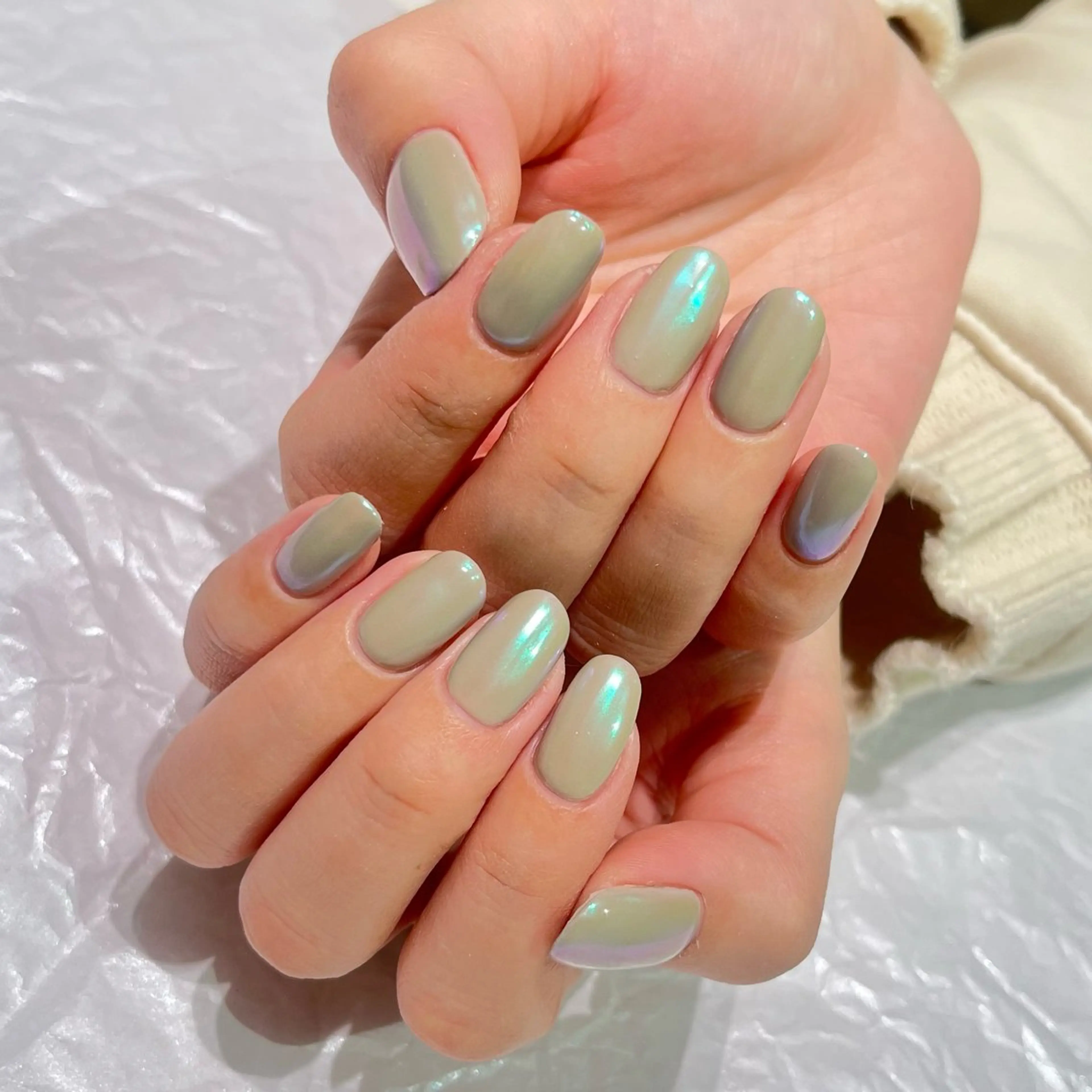 ネイル オーロラネイル ミラーネイル ハンドネイル Hair removal & Beauty salon Produce by Lucia所属・nail salon Luciaのネイルデザイン