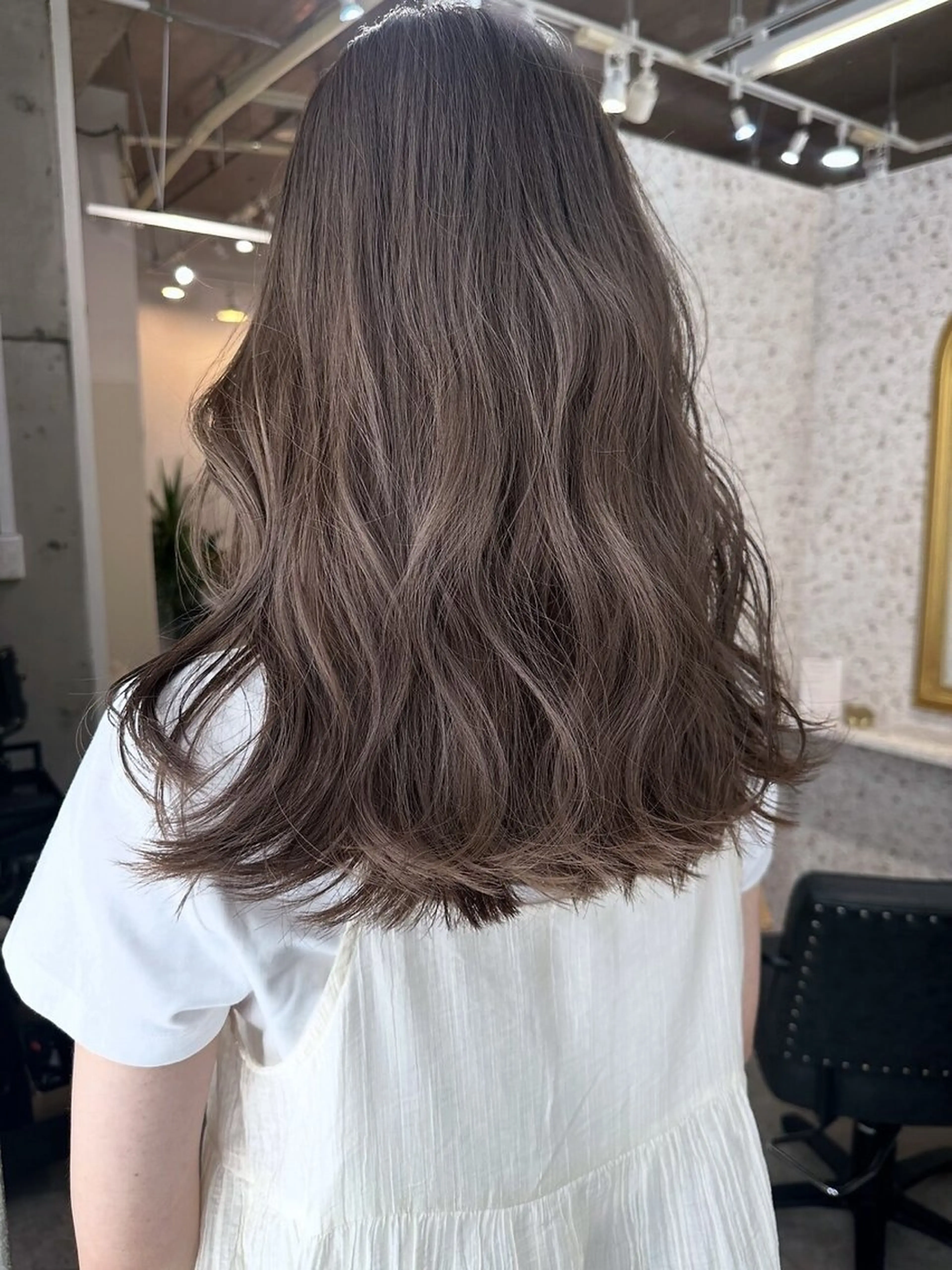 ミディアム カラー グレージュ カット ヘアカラー トリートメント lani ブリーチ /ダブルカラーのヘアスタイル