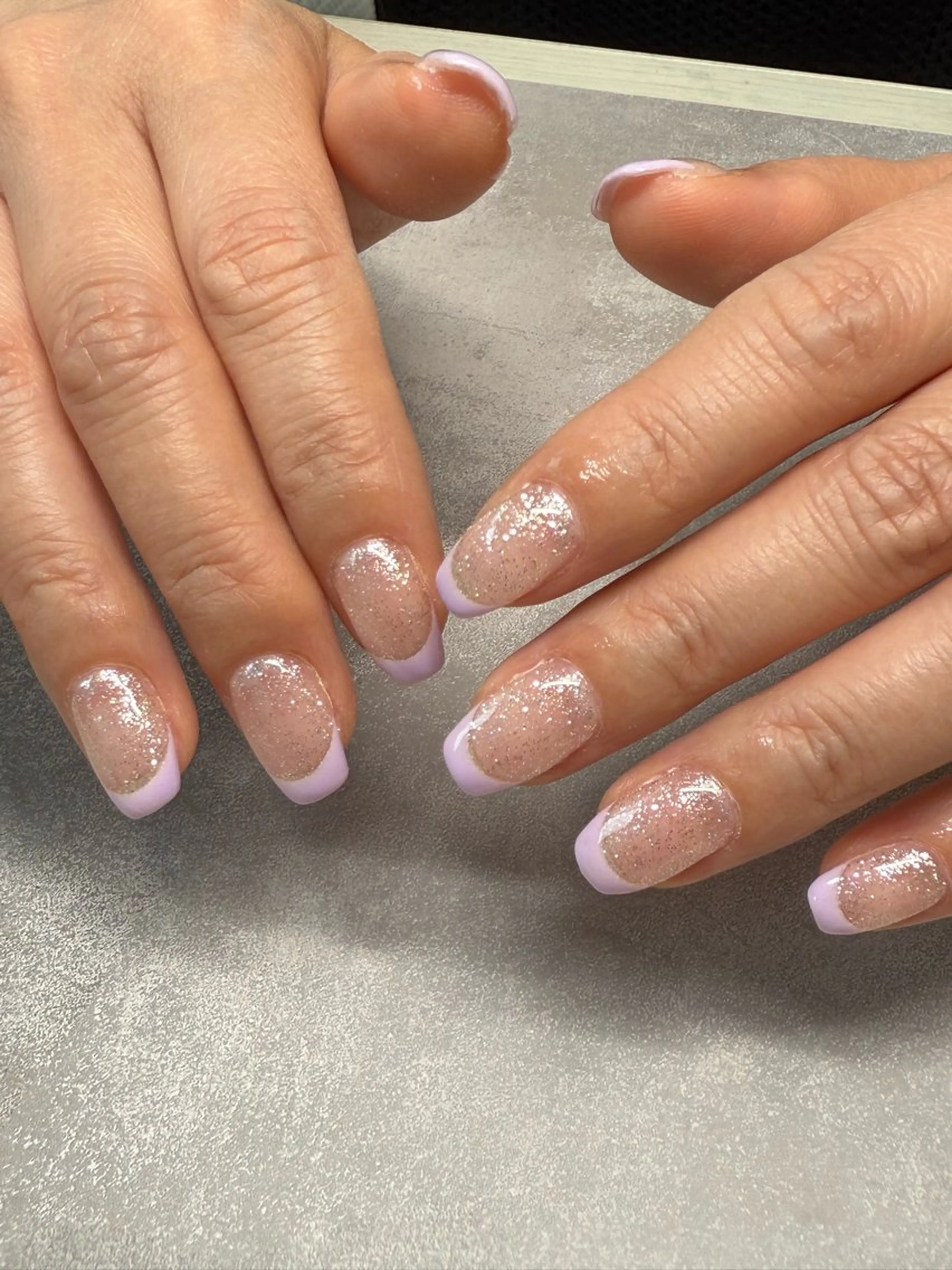 ネイル フレンチネイル ジェルネイル ラメ(グリッター) パラジェル nailroom amyのネイルデザイン
