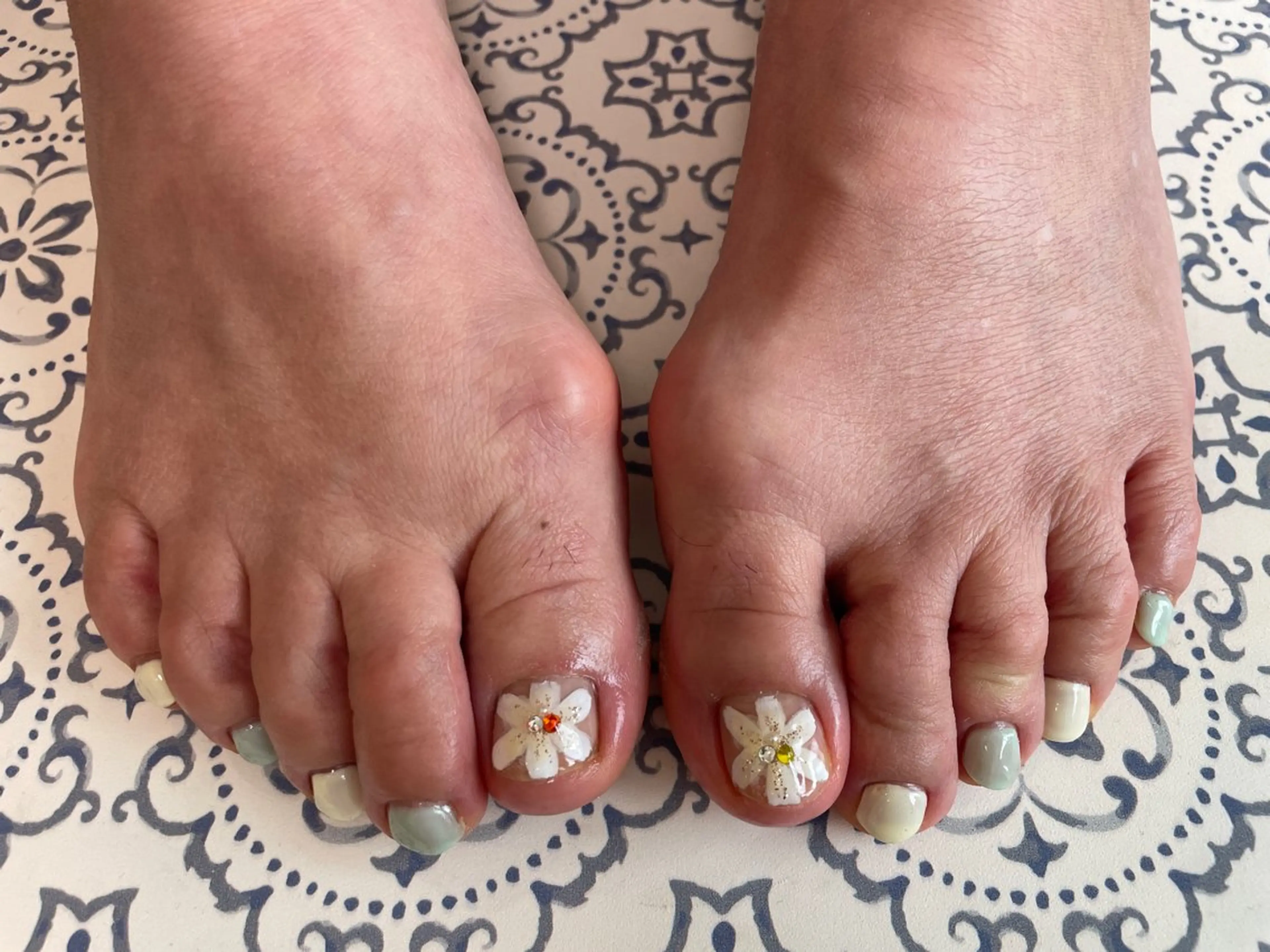 ネイル パステルネイル フットネイル カランテアンネイル KANAのネイルデザイン