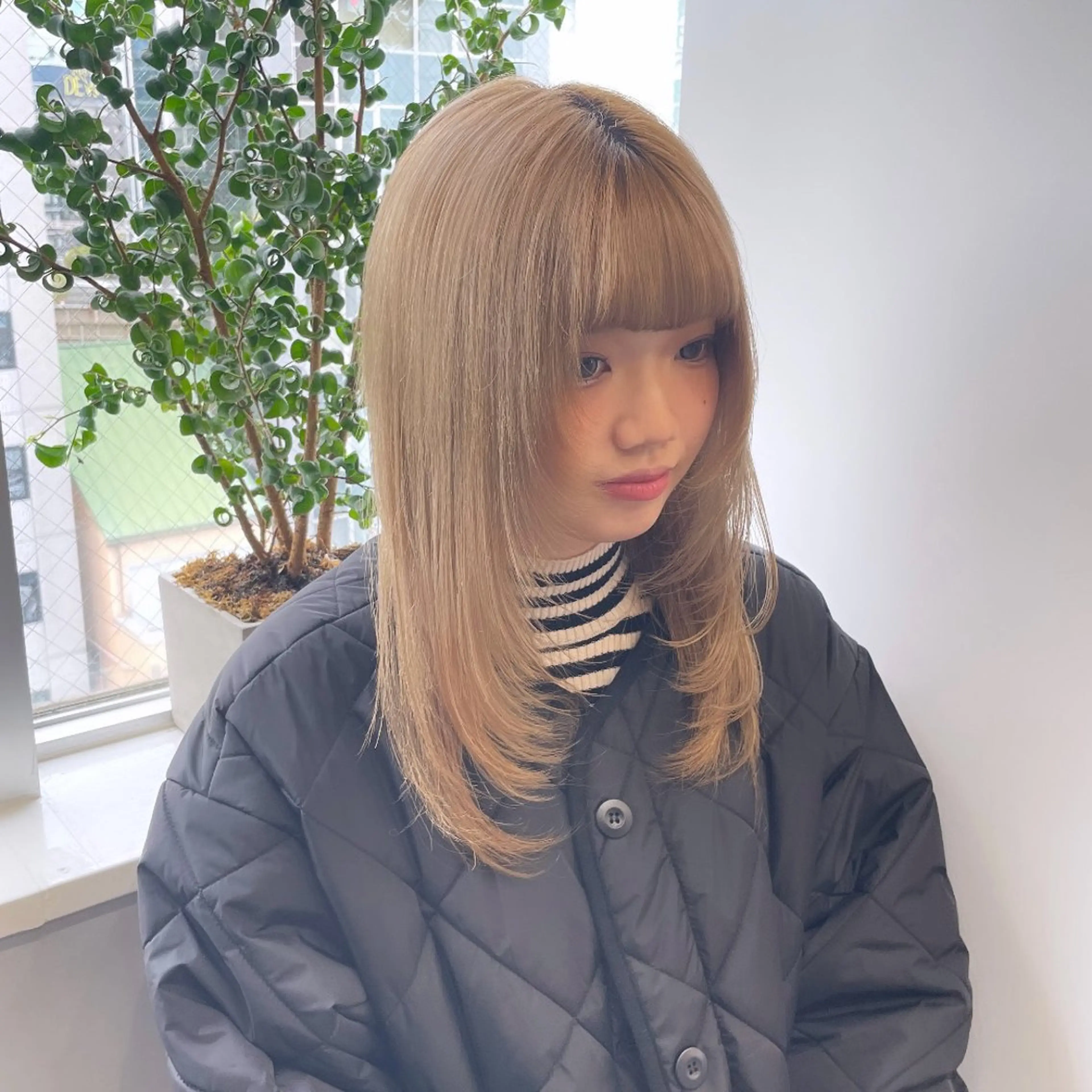 セミロング 顔周りカット レイヤーカット カット Rui/透明感カラー 暖色/レイヤーカットのヘアスタイル