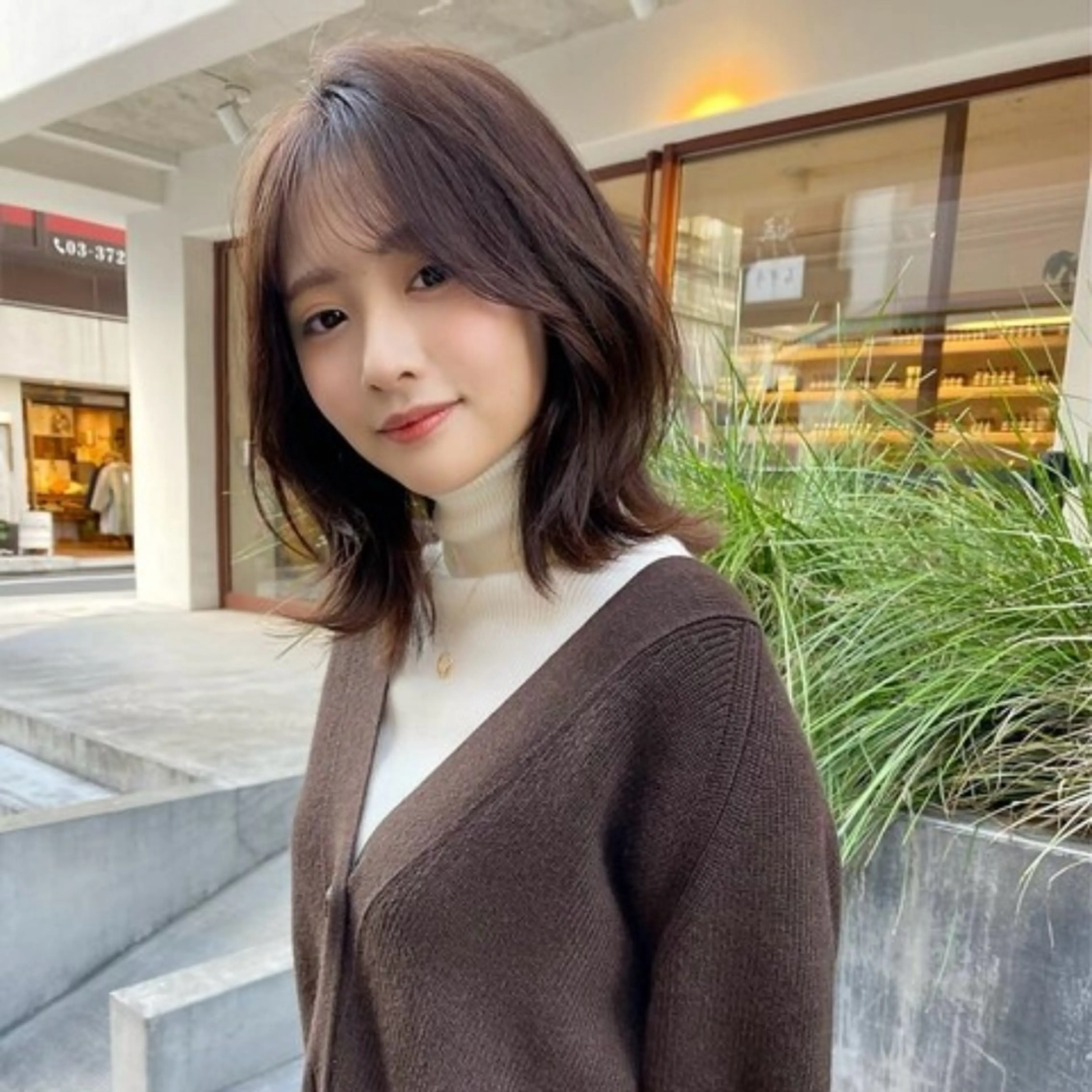 ミディアム カラー ブラウンカラー くびれヘア 顔まわりレイヤー レイヤーカット シースルーバング カット ヘアカラー トリートメント 🥣 hashi 🛋️のヘアスタイル