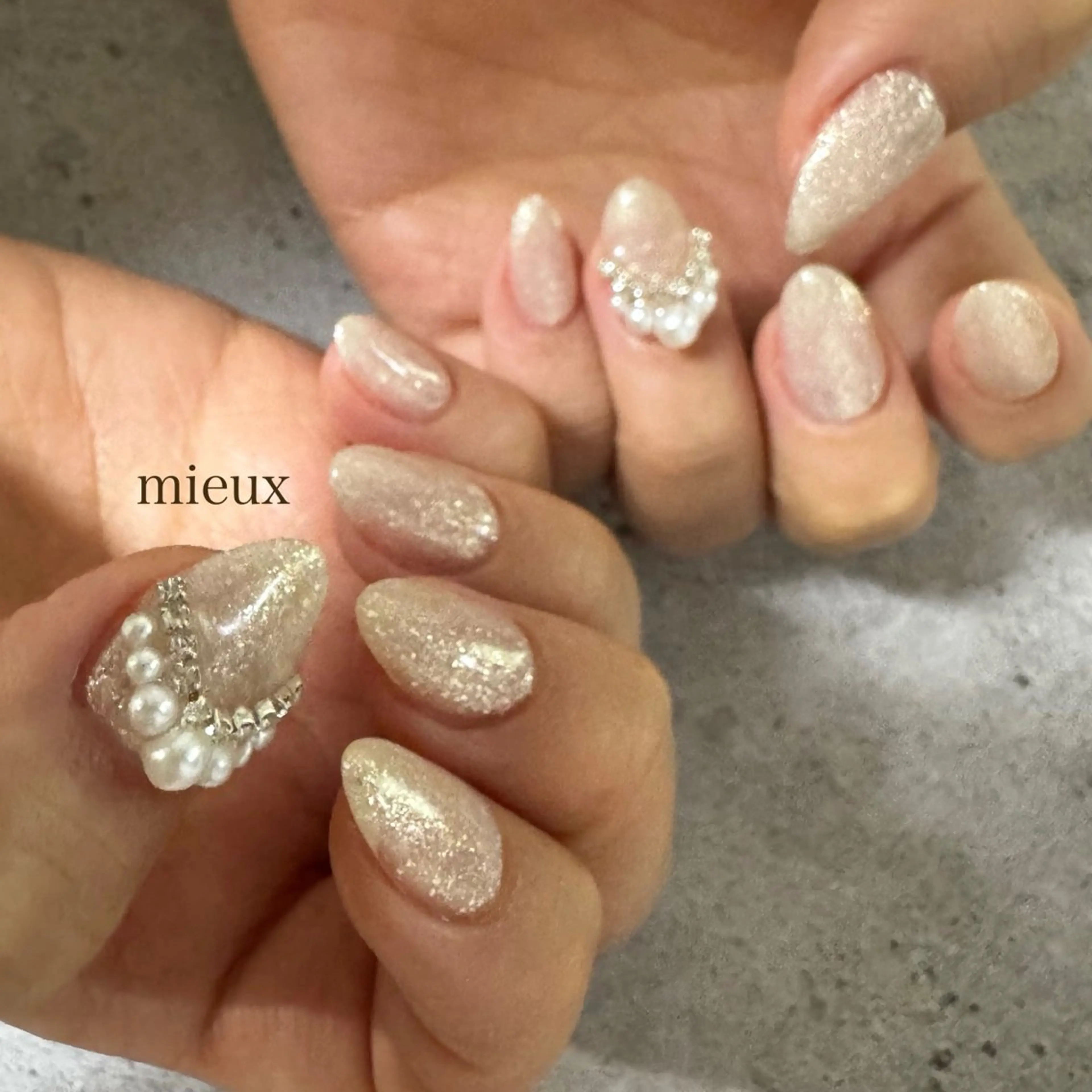 ネイル ハンドネイル フットネイル nail salon mieux(ミュー)のマツエク・マツパデザイン