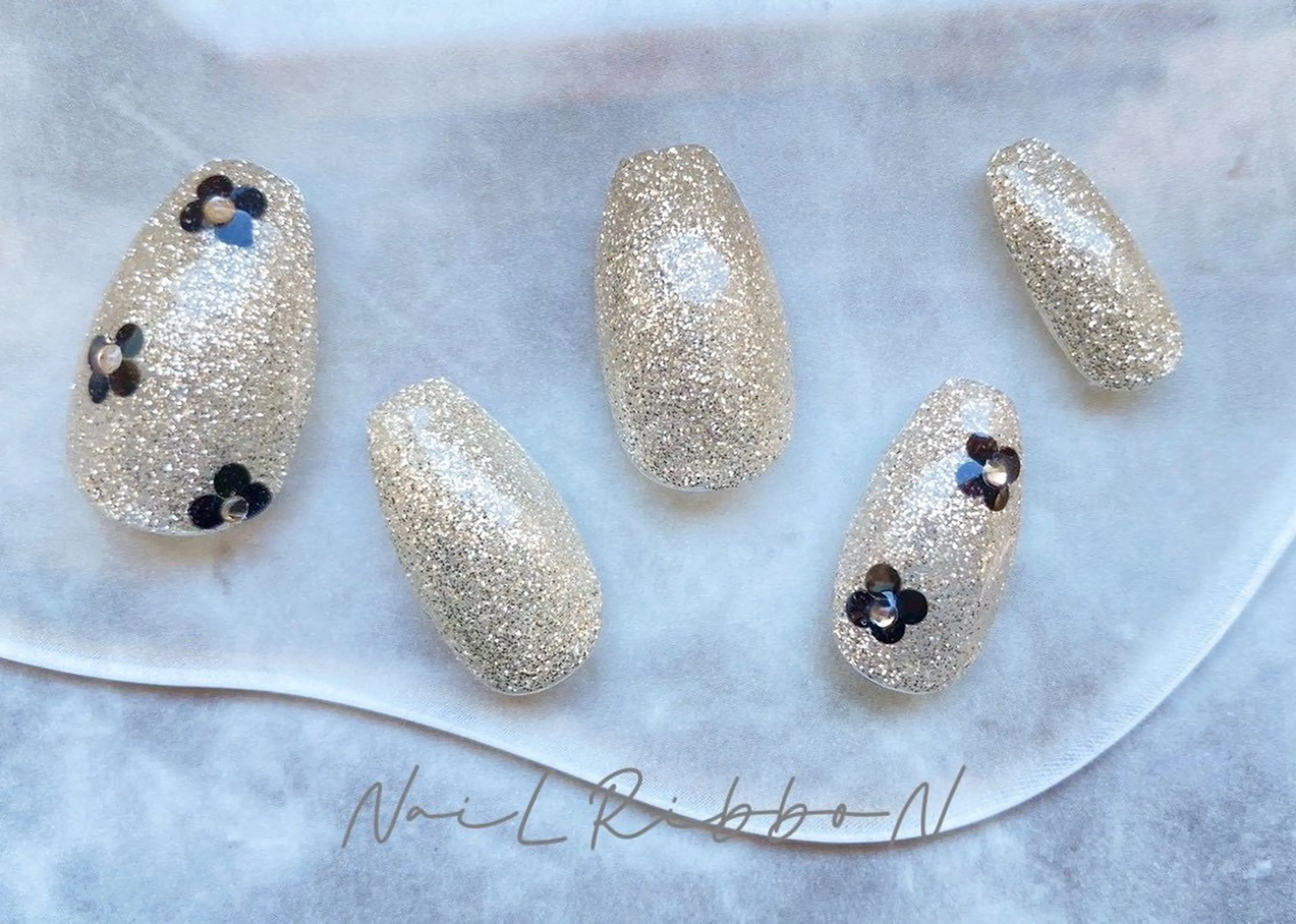 ネイル ハンドネイル ネイルリボン 堀川のネイルデザイン