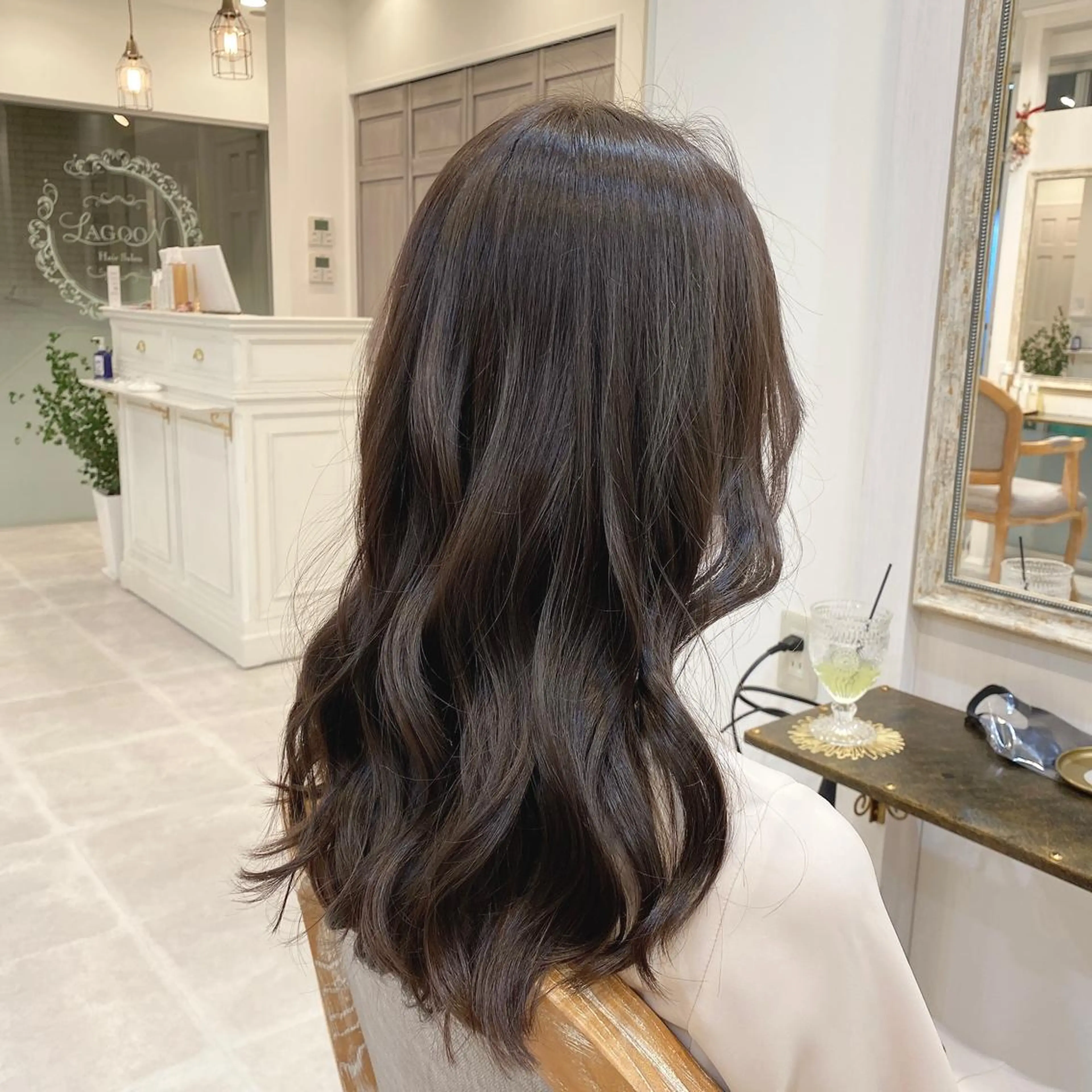 セミロング カラー ブリーチなし✨艶髪 カラー𓃲YAGIのヘアスタイル