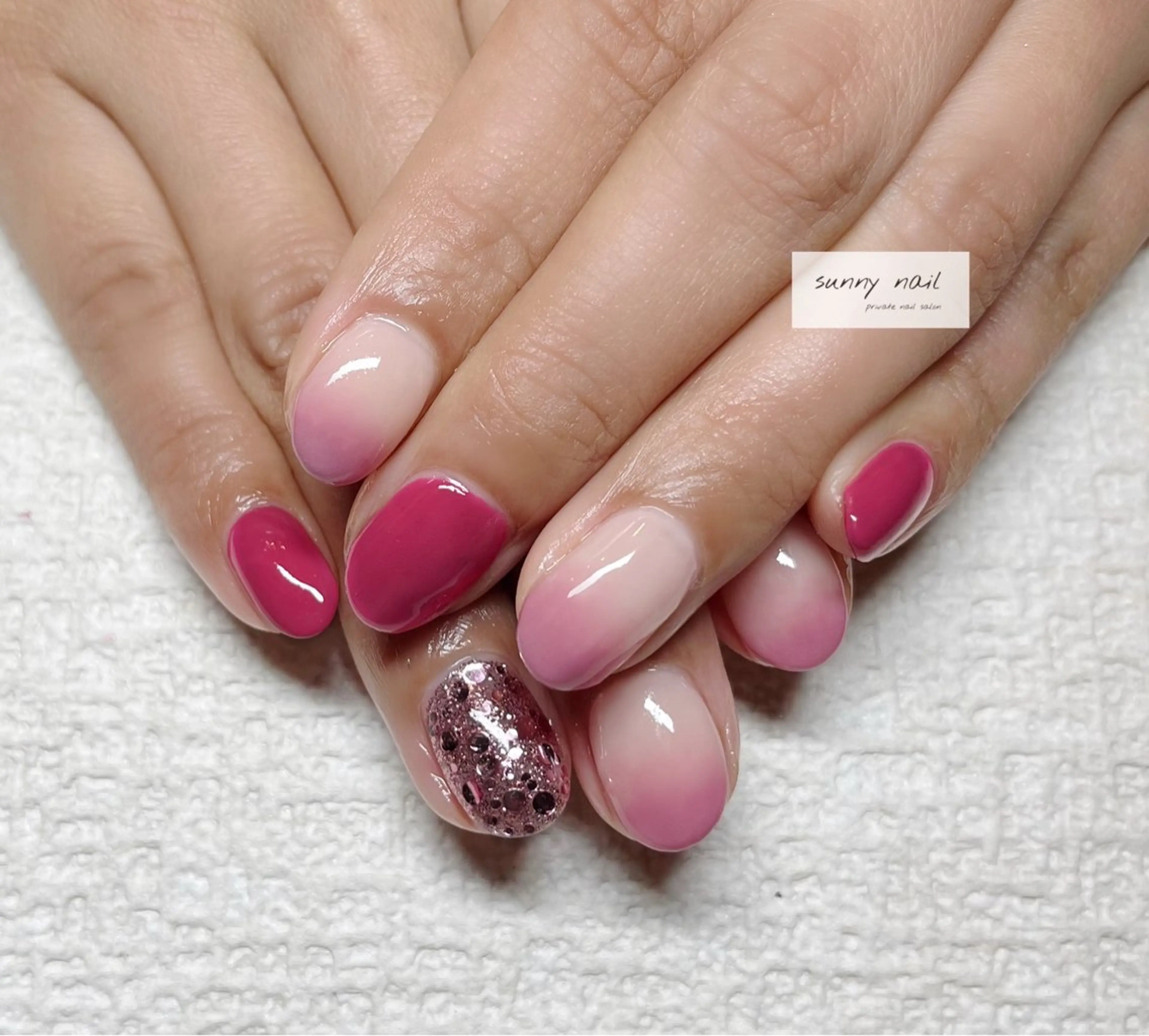 ネイル グラデーション ラメ(グリッター) ピンク sunny nailのネイルデザイン
