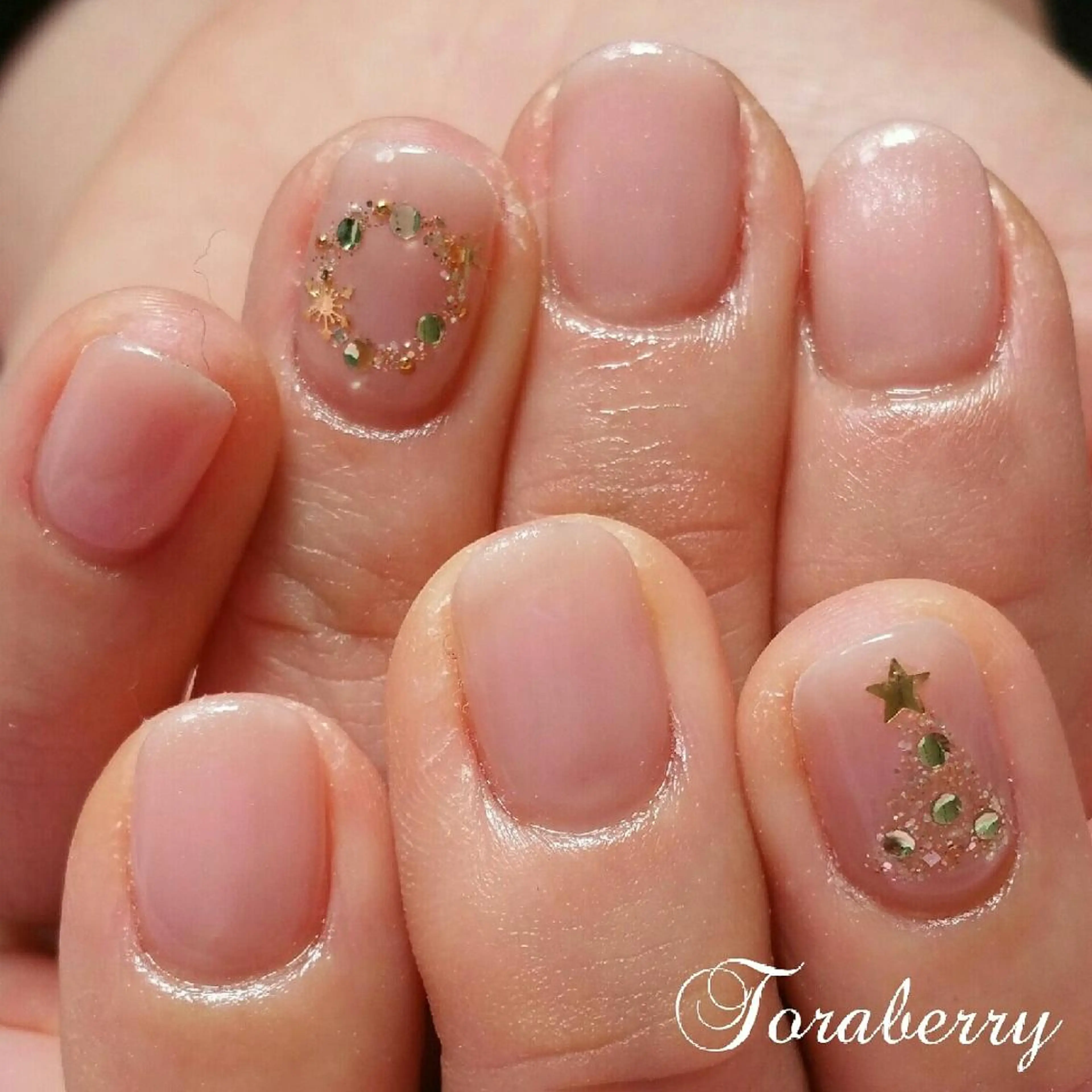 ネイル シンプルネイル 冬ネイル クリスマス ハンドネイル ネイリスト なつみのネイルデザイン