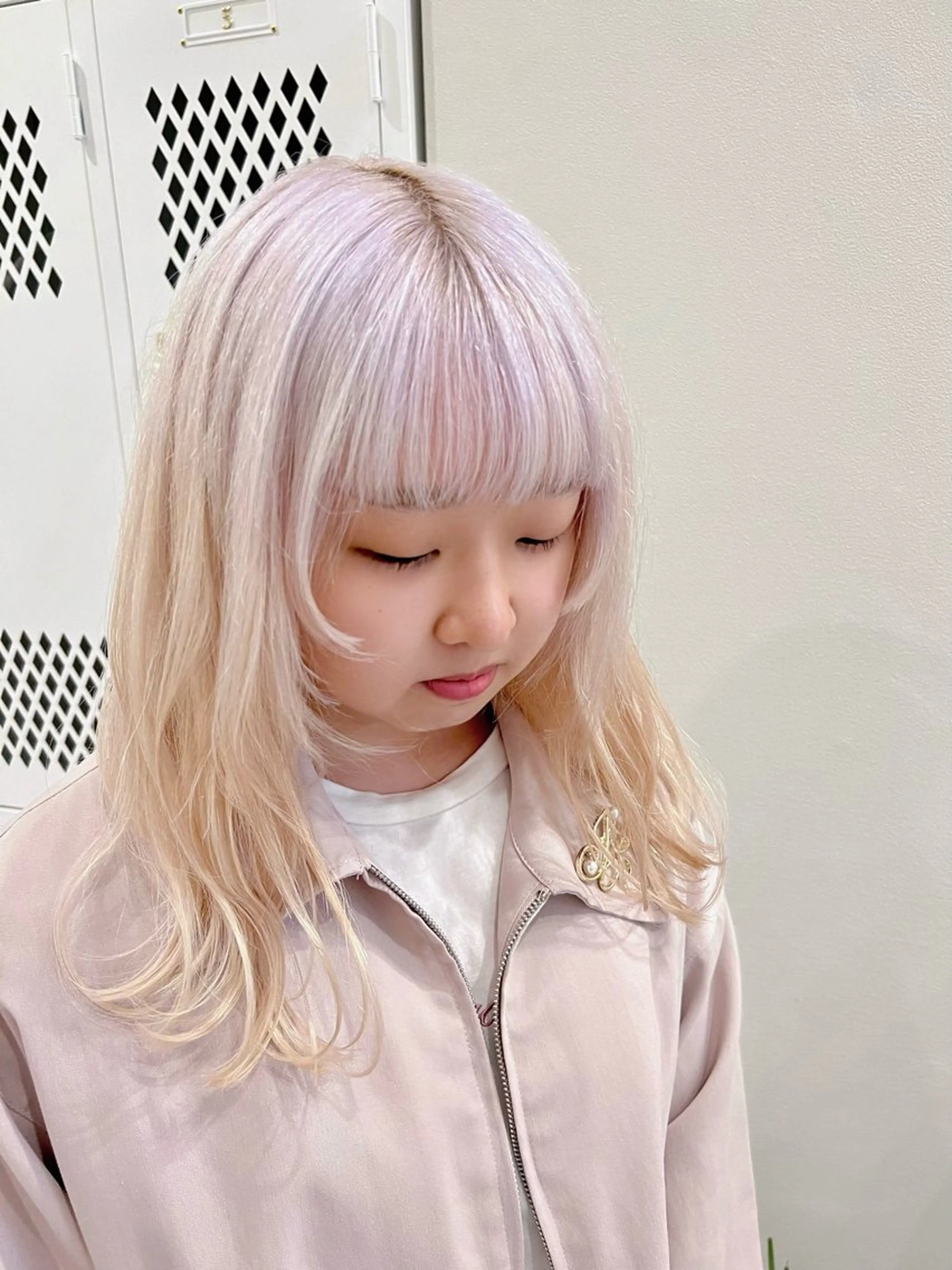 ミディアム カット ヘアカラー トリートメント 興津/韓国レイヤー ダブルカラー美髪縮毛のヘアスタイル