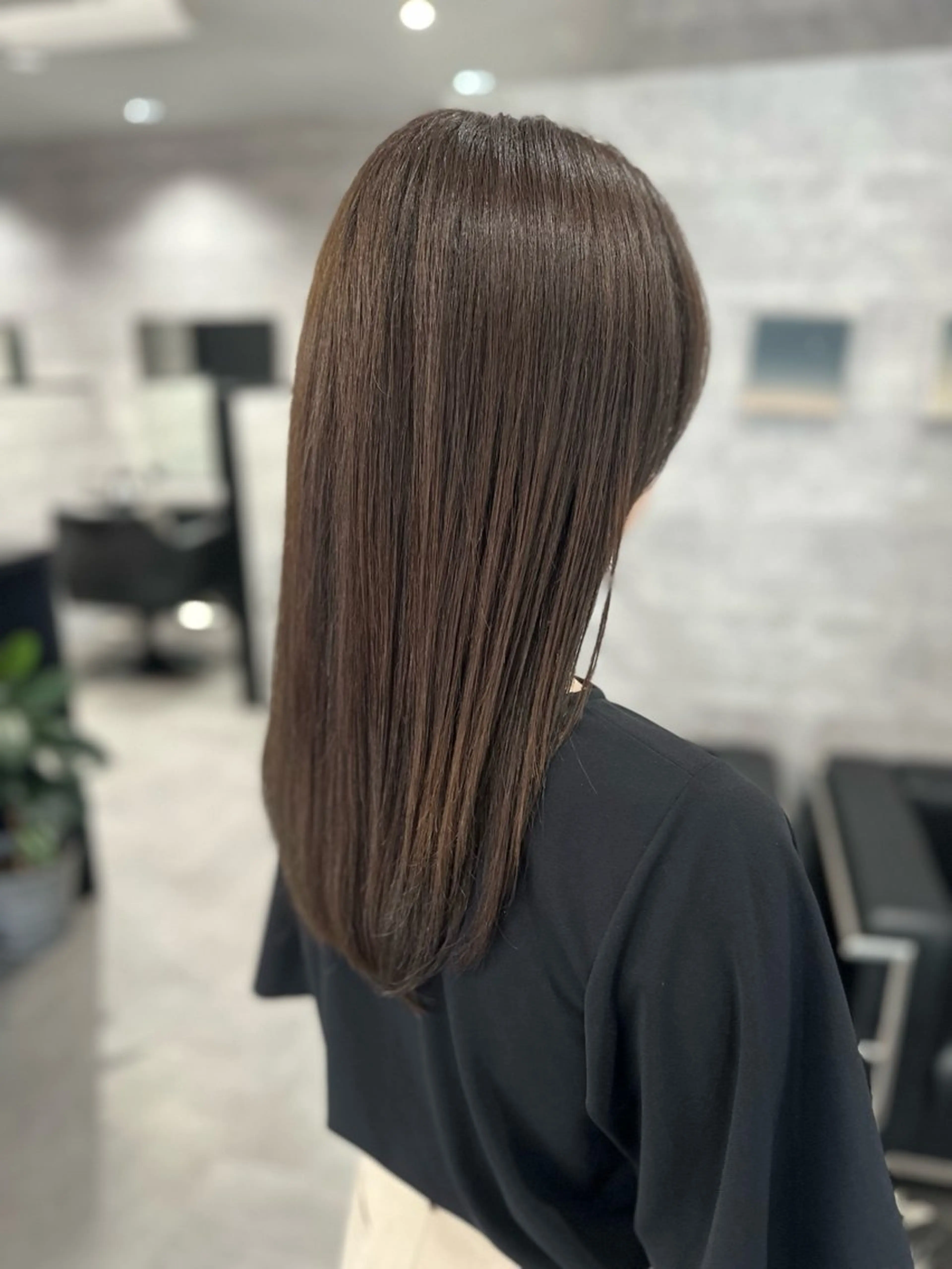 セミロング カラー 佐藤 琴美のヘアスタイル