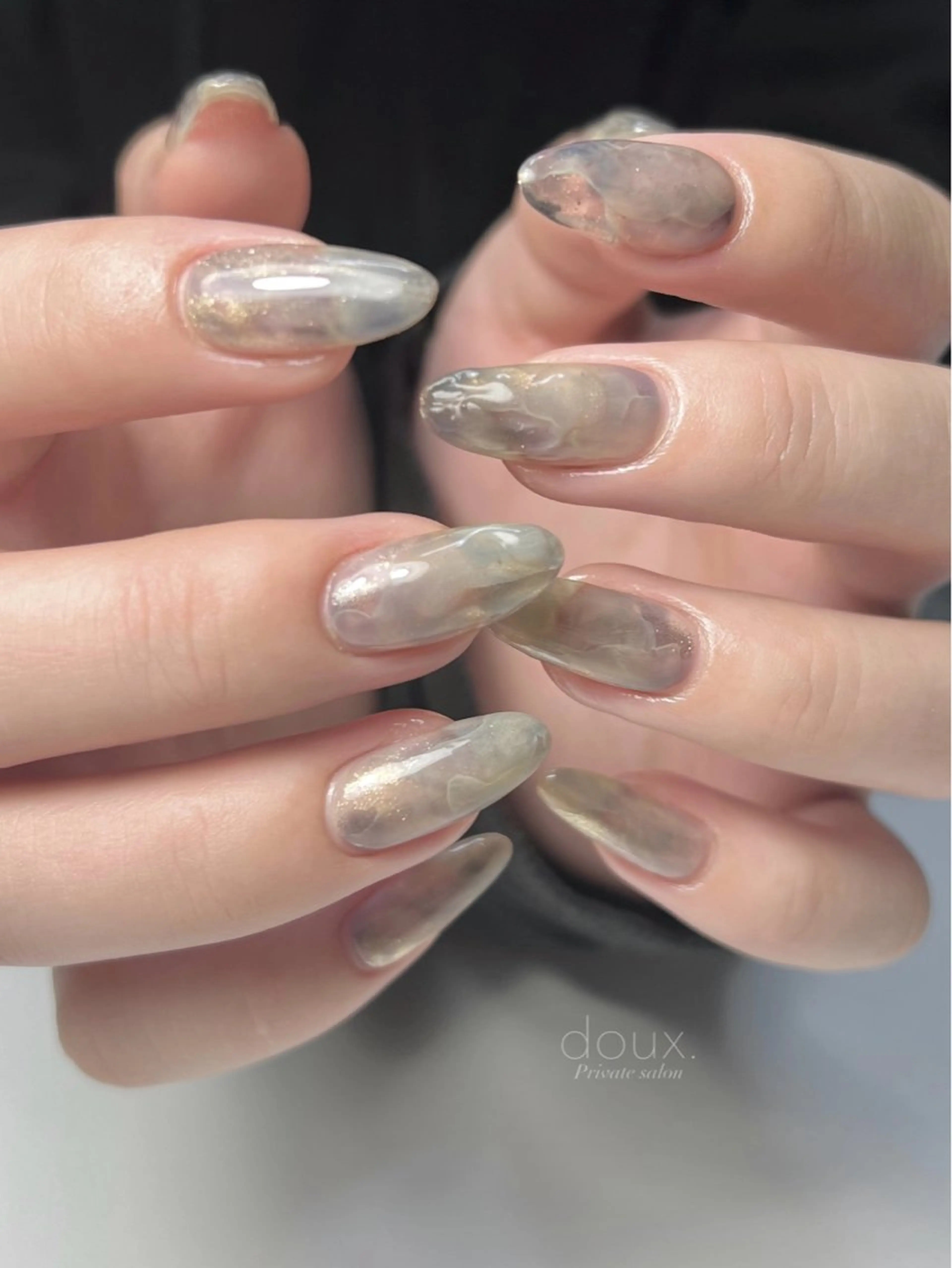 ネイル キラキラネイル 韓国ネイル ミラーネイル ニュアンスネイル 冬ネイル ハンドネイル doux. nailのネイルデザイン