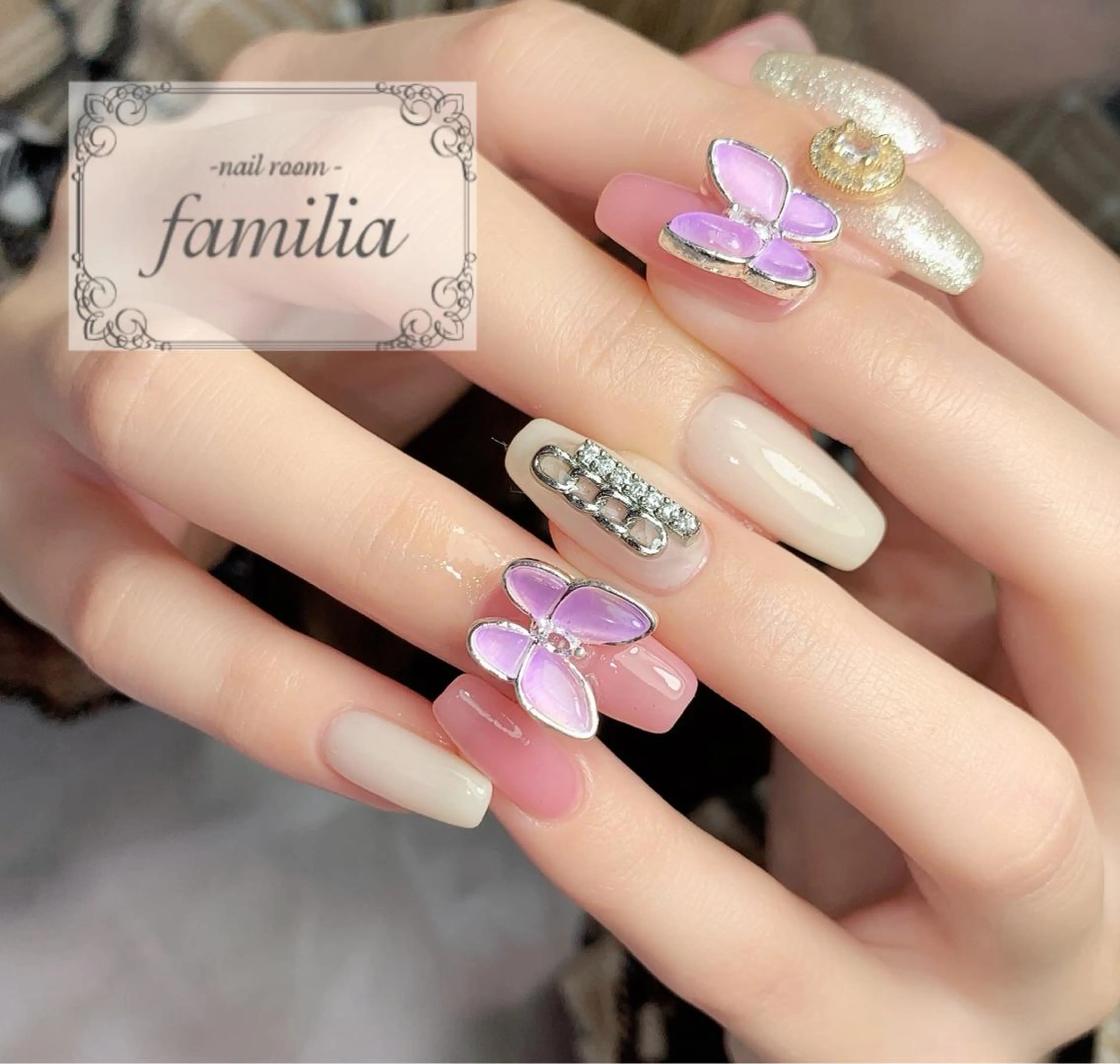 ネイル ハンドネイル -nailroom- familiaのネイルデザイン
