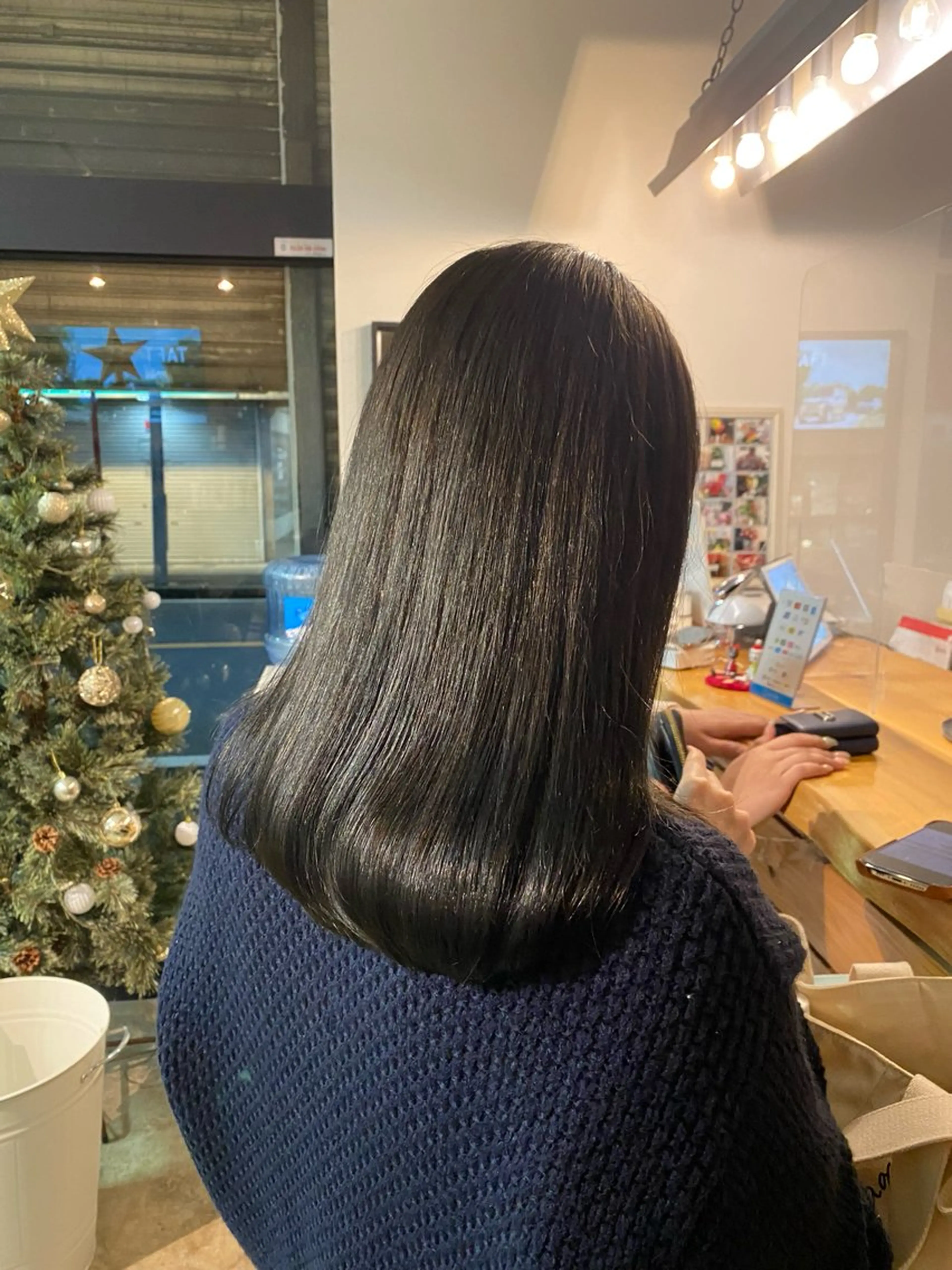 セミロング カラー 透明感カラー オリーブカラー 栢木 海央のヘアスタイル