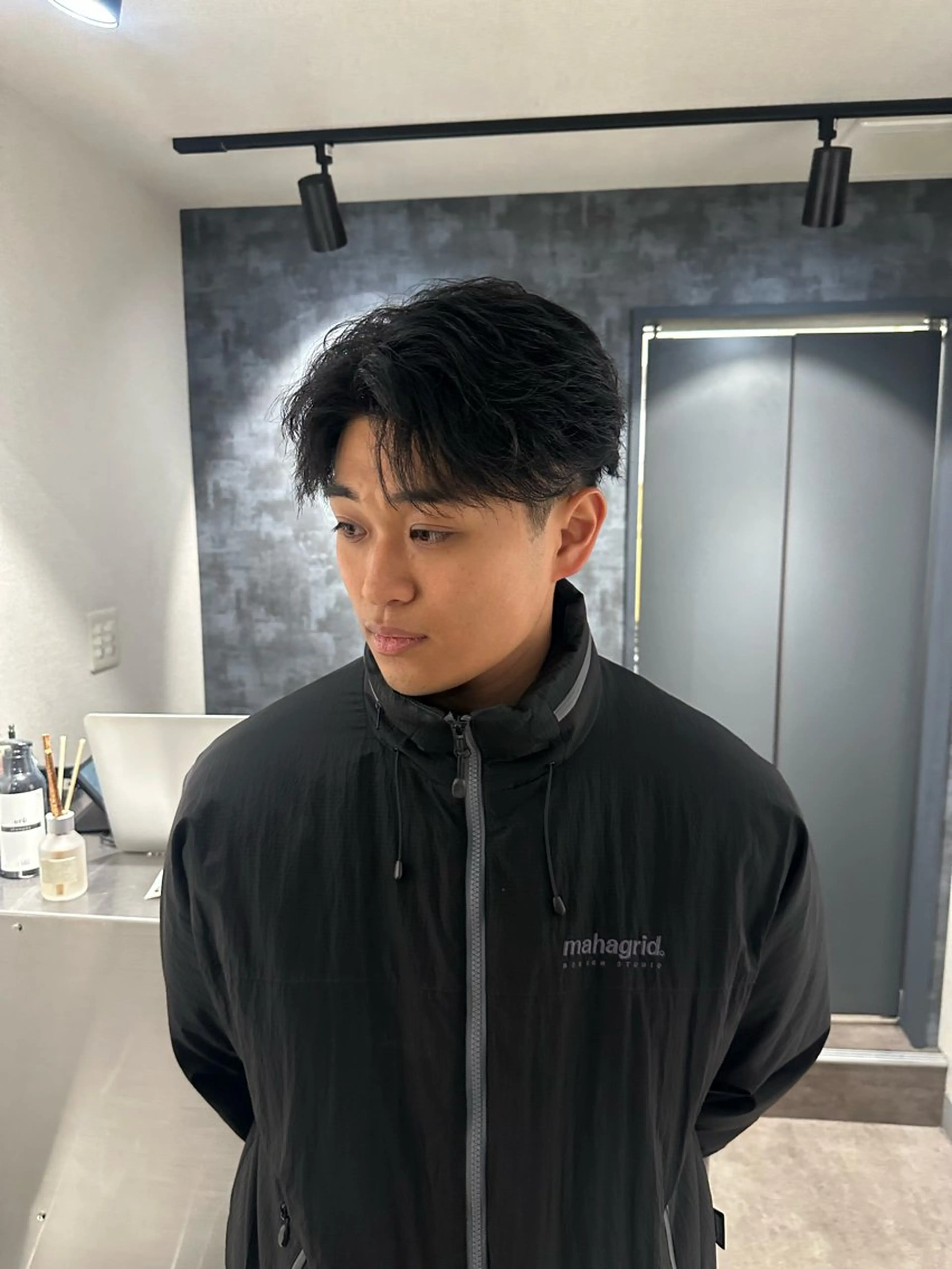 ショート パーマ メンズ メンズパーマ 💈原宿指名No.1 センターパート💈のヘアスタイル