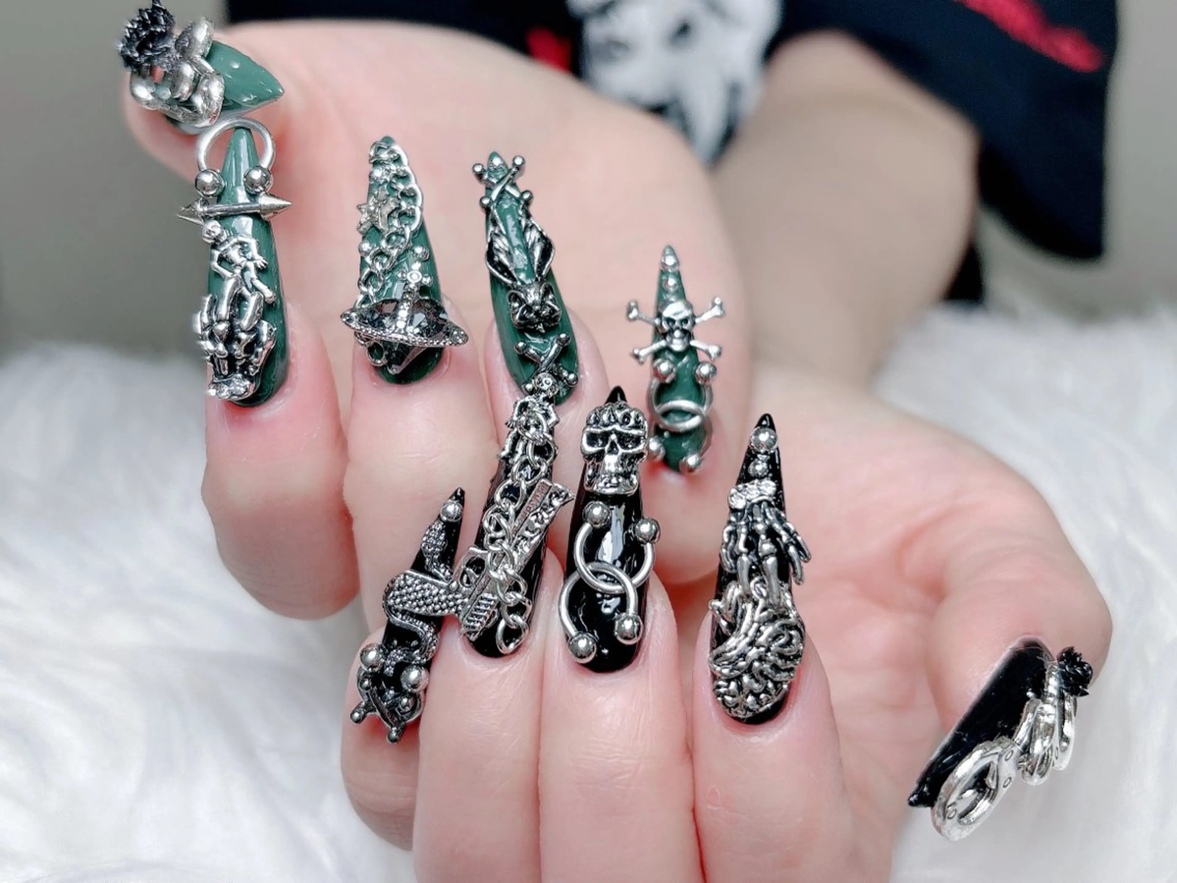 ネイル 成人式 ロングネイル マグネットネイル 大理石ネイル(マーブル) リボン ハンドネイル MoMoA Nail ネイル長さ出し専門店のネイルデザイン