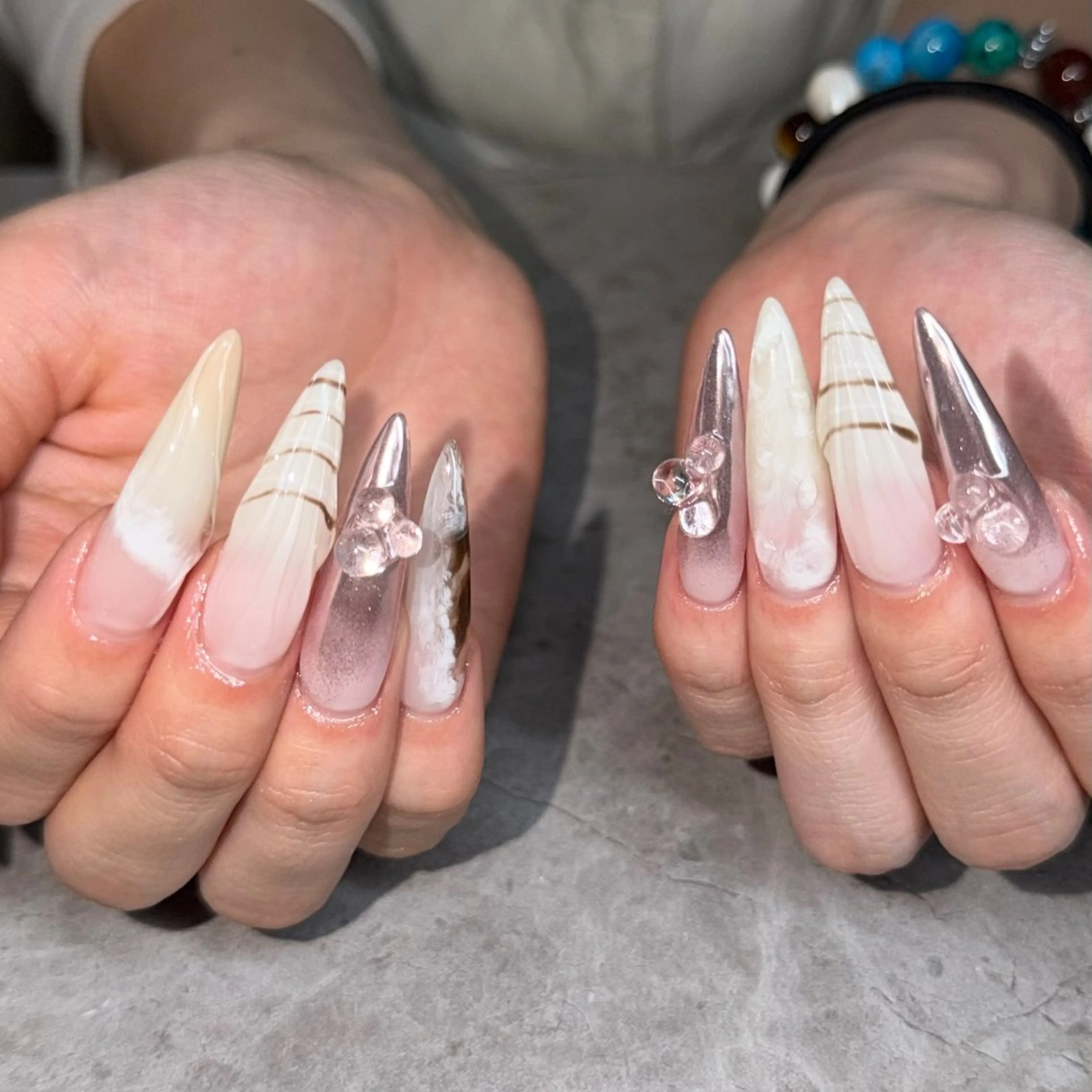 ネイル ハンドネイル IROHA NAIL Kurumi🪽🫧のネイルデザイン