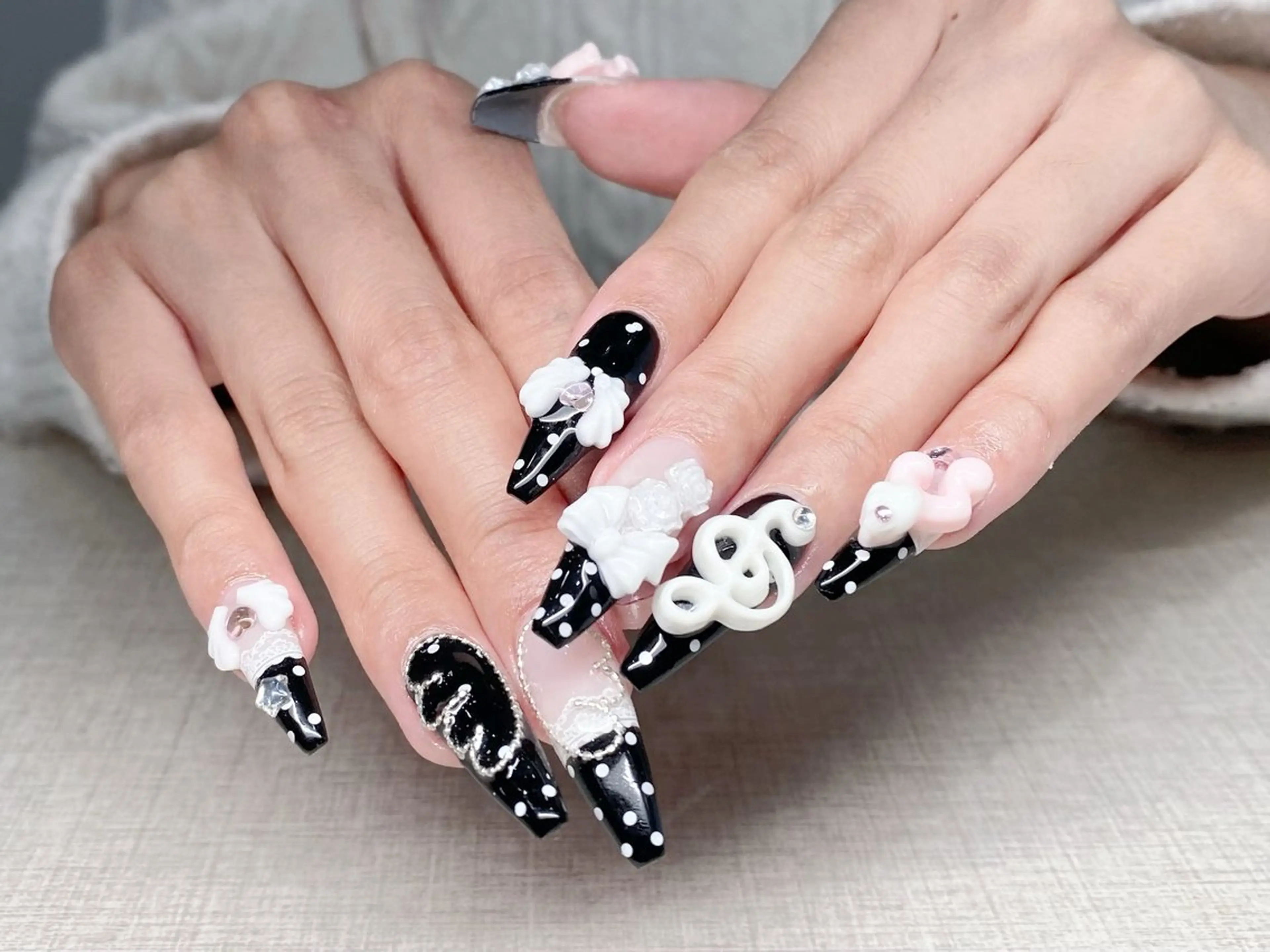 ネイル オーロラネイル ブルー チークネイル フットネイル フレンチネイル ハンドネイル チップ長さ出し 専門店のネイルデザイン