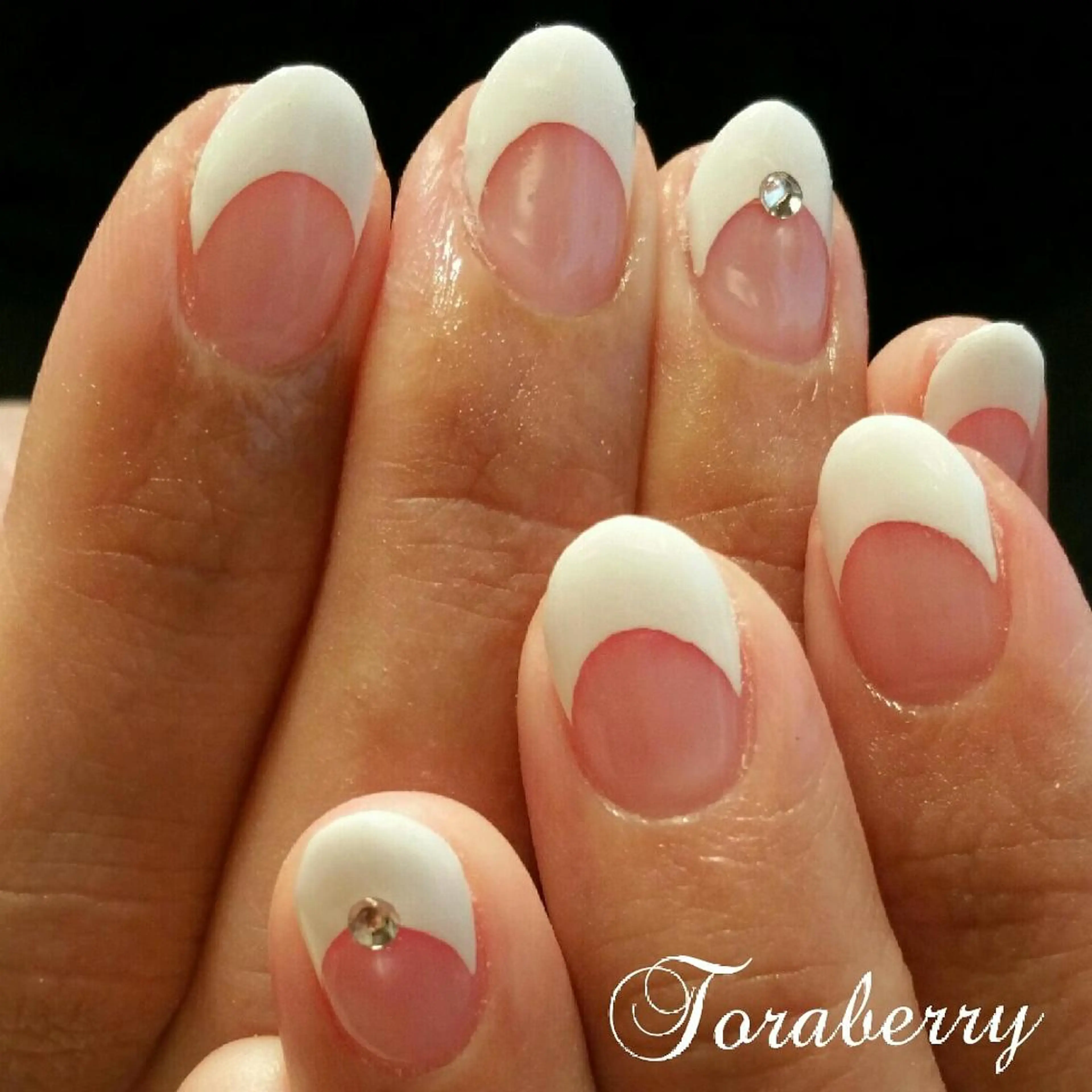 ネイル フレンチネイル ハンドネイル ネイリスト なつみのネイルデザイン