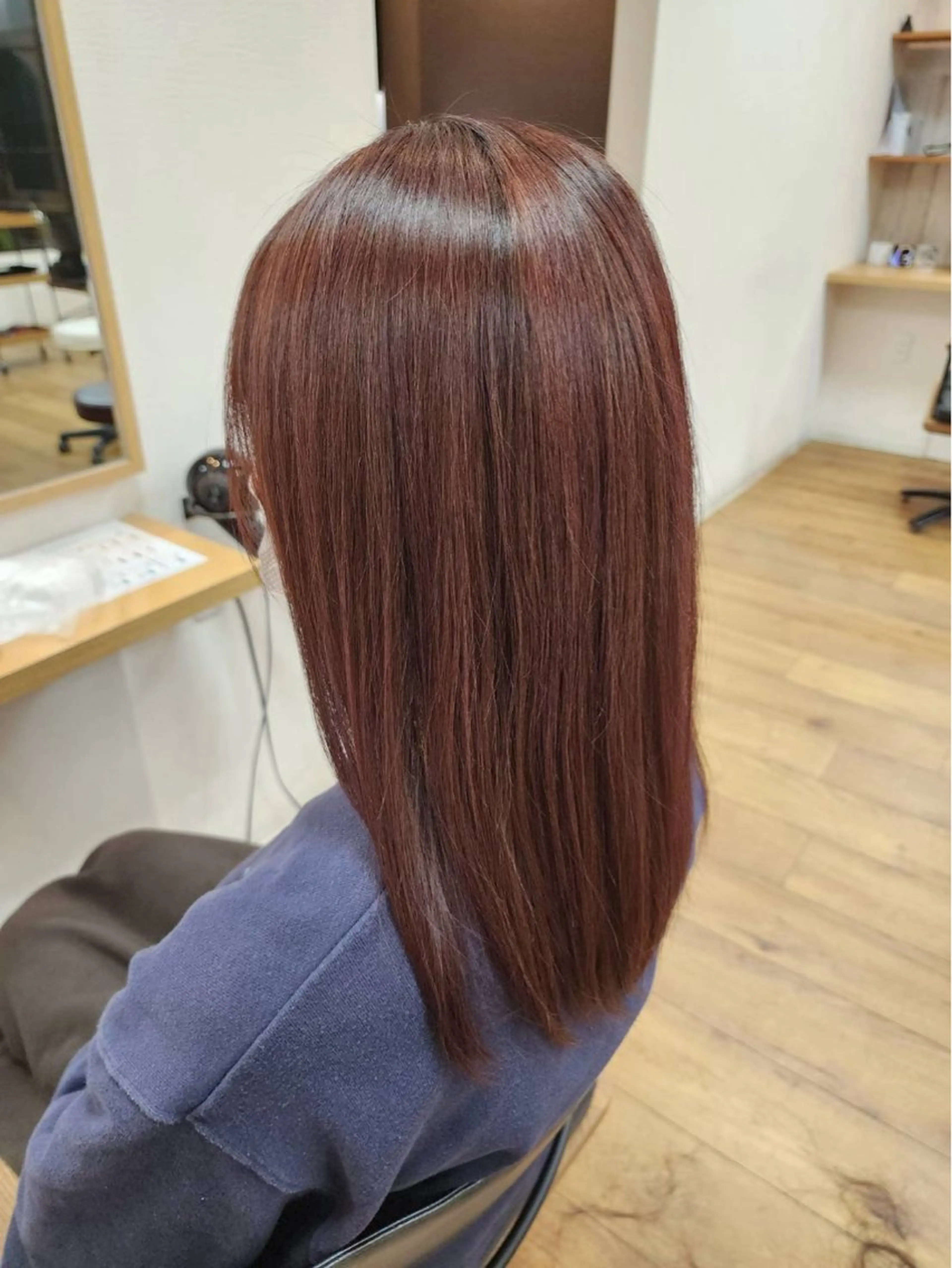 ミディアム 大井 陽菜のヘアスタイル