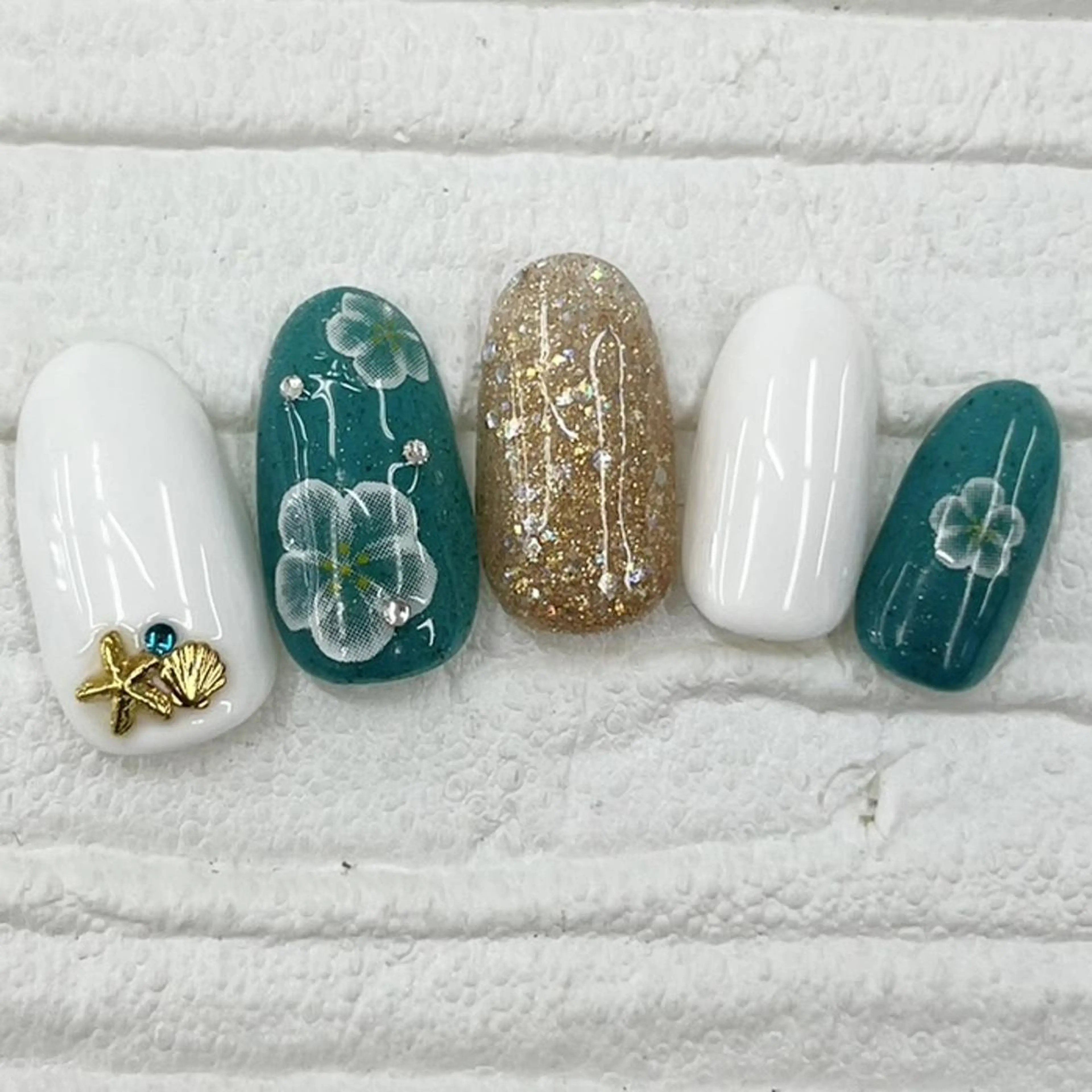ネイル Nail salon Honey Beeのネイルデザイン