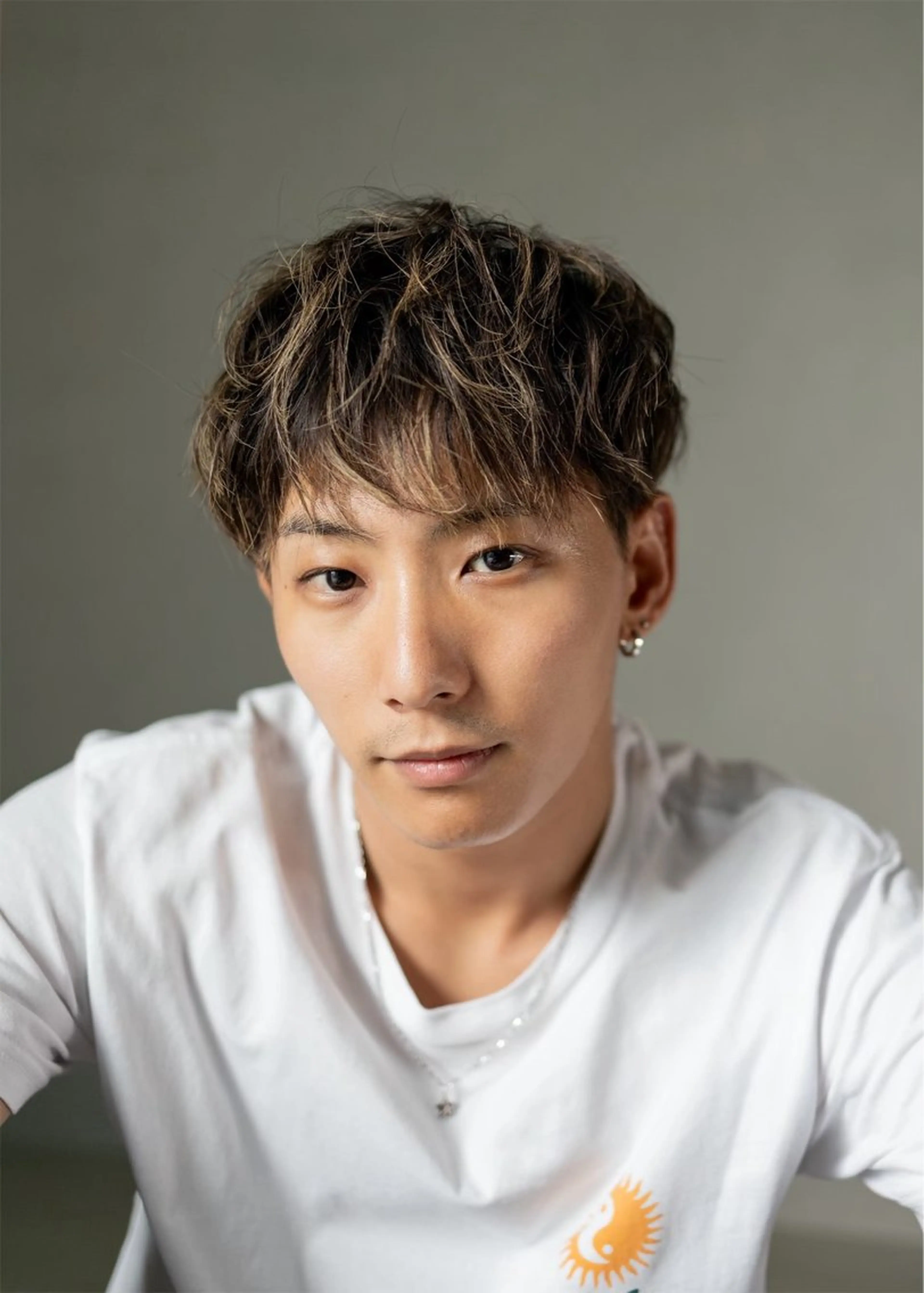 カラー パーマ メンズ メンズハイライト メンズパーマ ダブルカラー ハイライトカラー HANGOUT / ミウのヘアスタイル