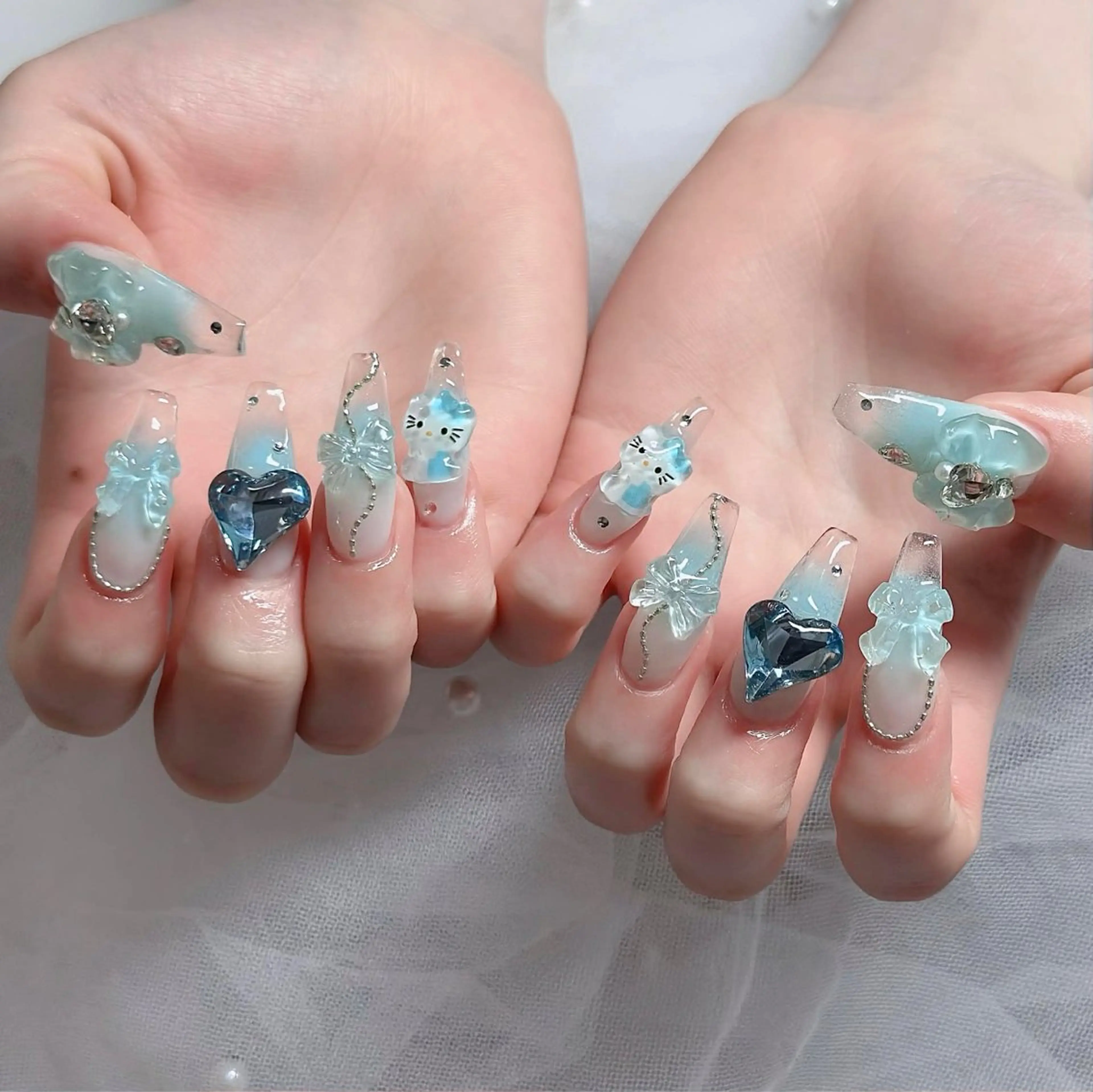 ネイル オーロラネイル 成人式 フレンチネイル グラデーション ハロウィン ハンドネイル H.baby Nail Salonのネイルデザイン