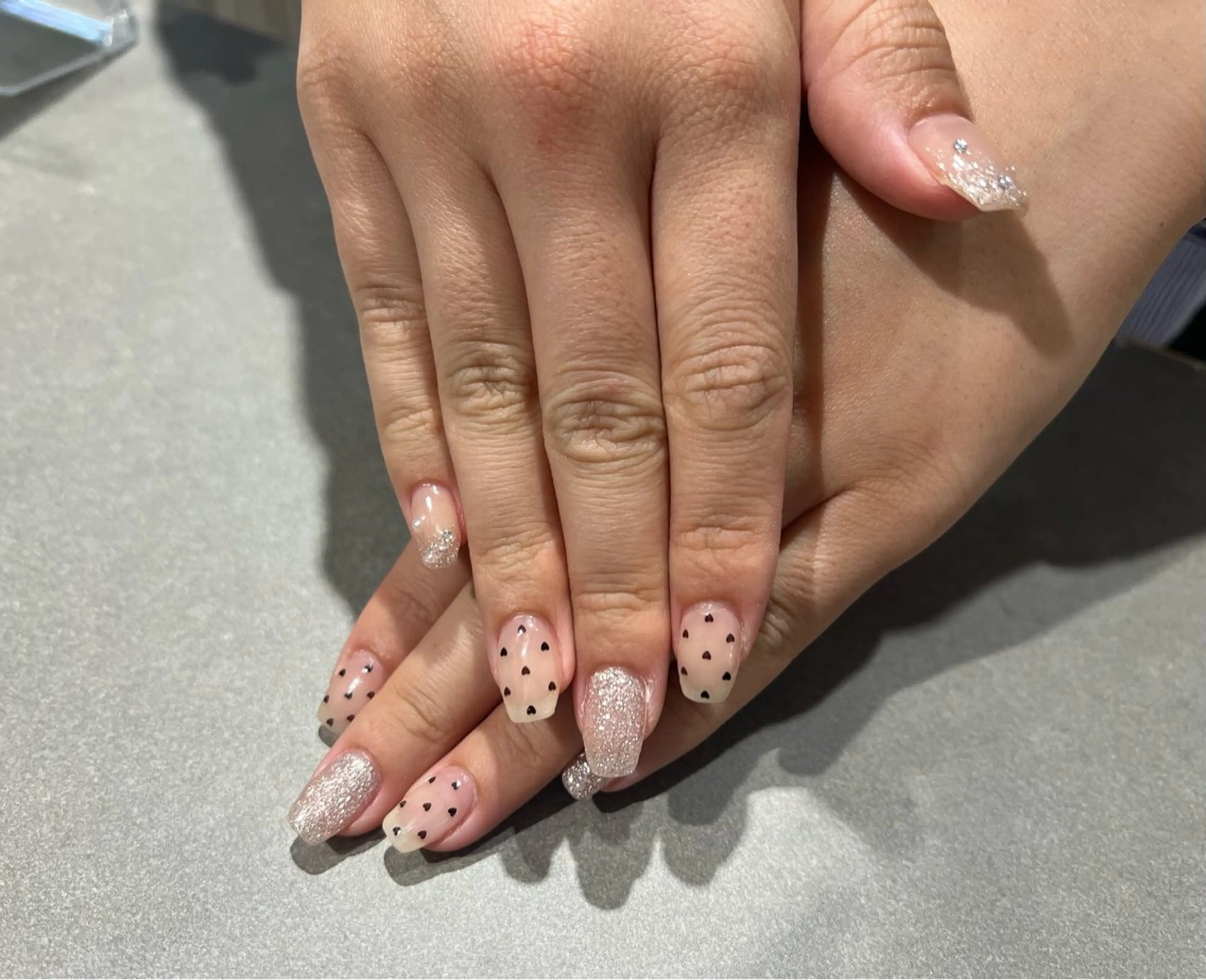 ネイル ワンホンネイル ＆robe銀座 🪽tsuki🪽のネイルデザイン