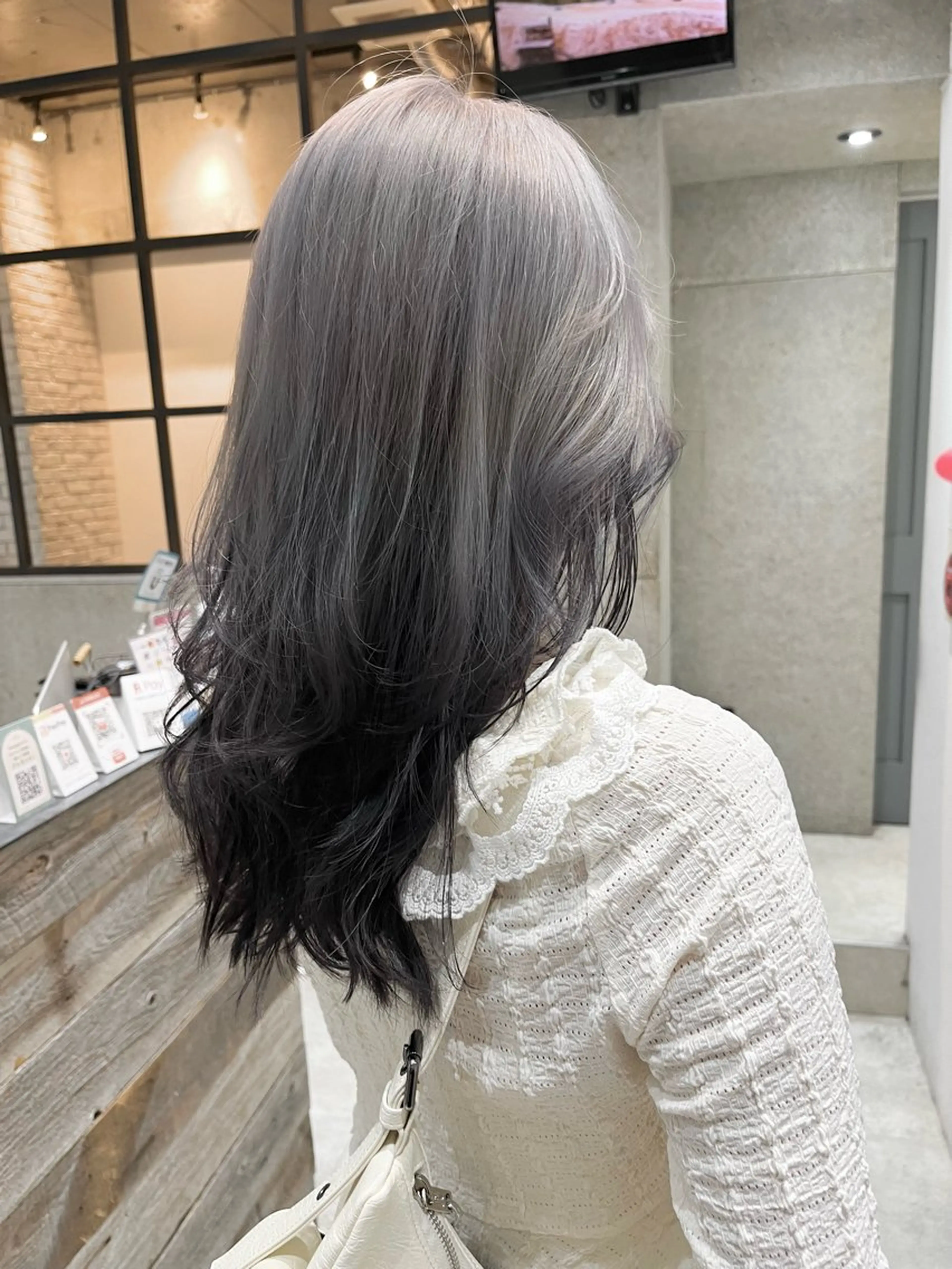 セミロング カラー ブリーチ ヘアカラー 🌈外国風ハイライト こうたろうのヘアスタイル