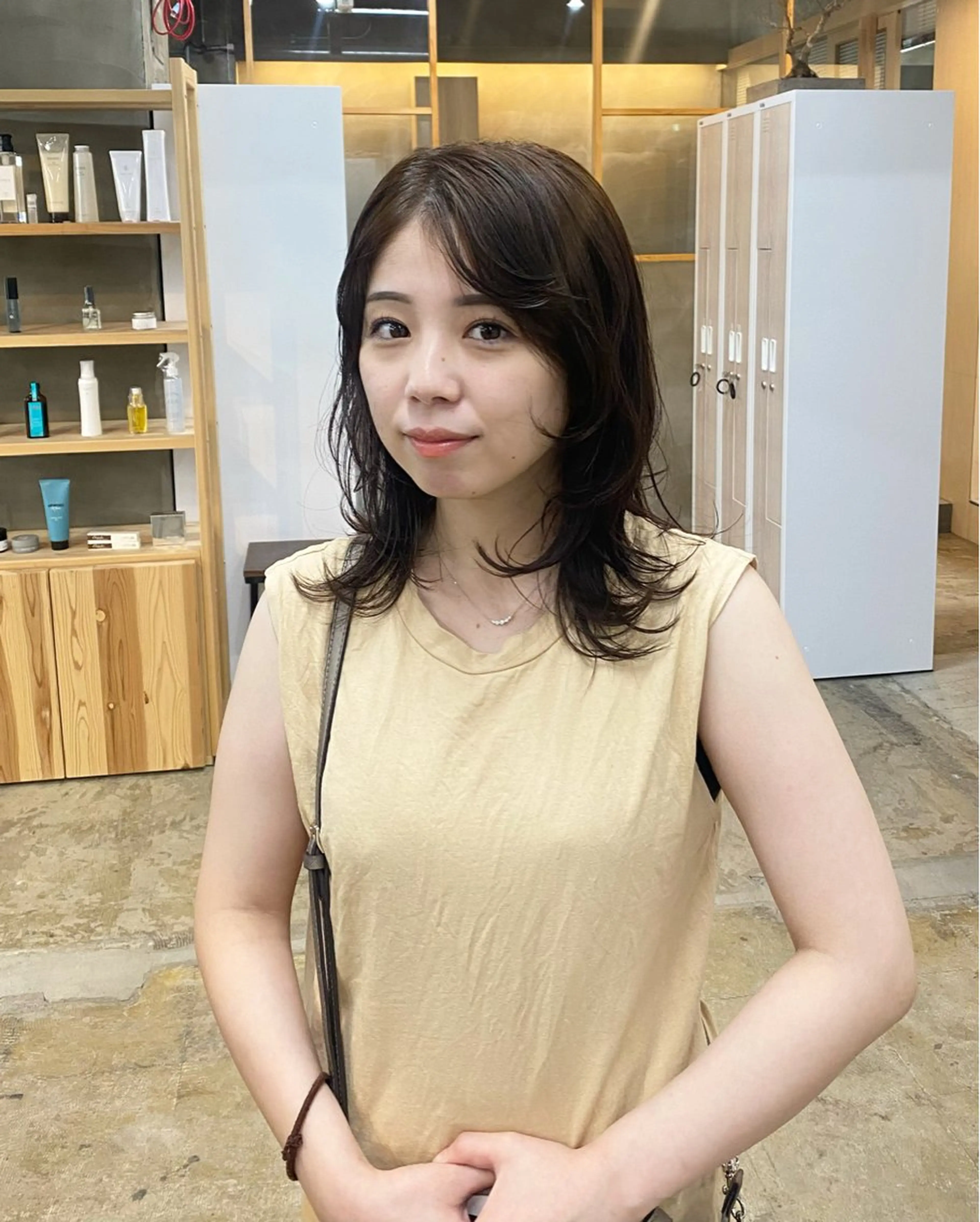 ミディアム アッシュ アッシュブラウン 茜璃/ブリーチカラー /レイヤーカットのヘアスタイル