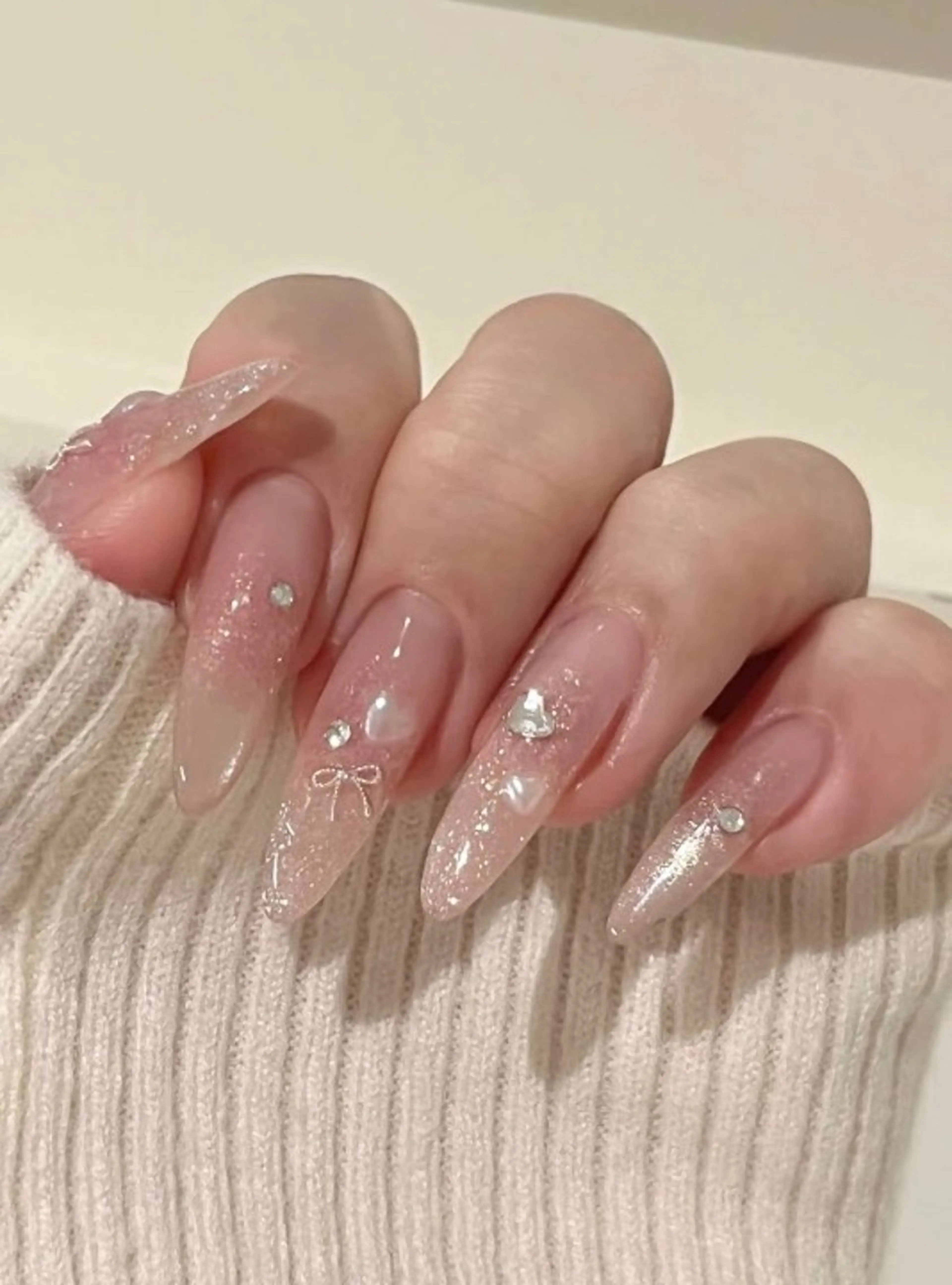 カラー グラデーションカラー ピンクカラー ハンドネイル AIN Nailのネイルデザイン
