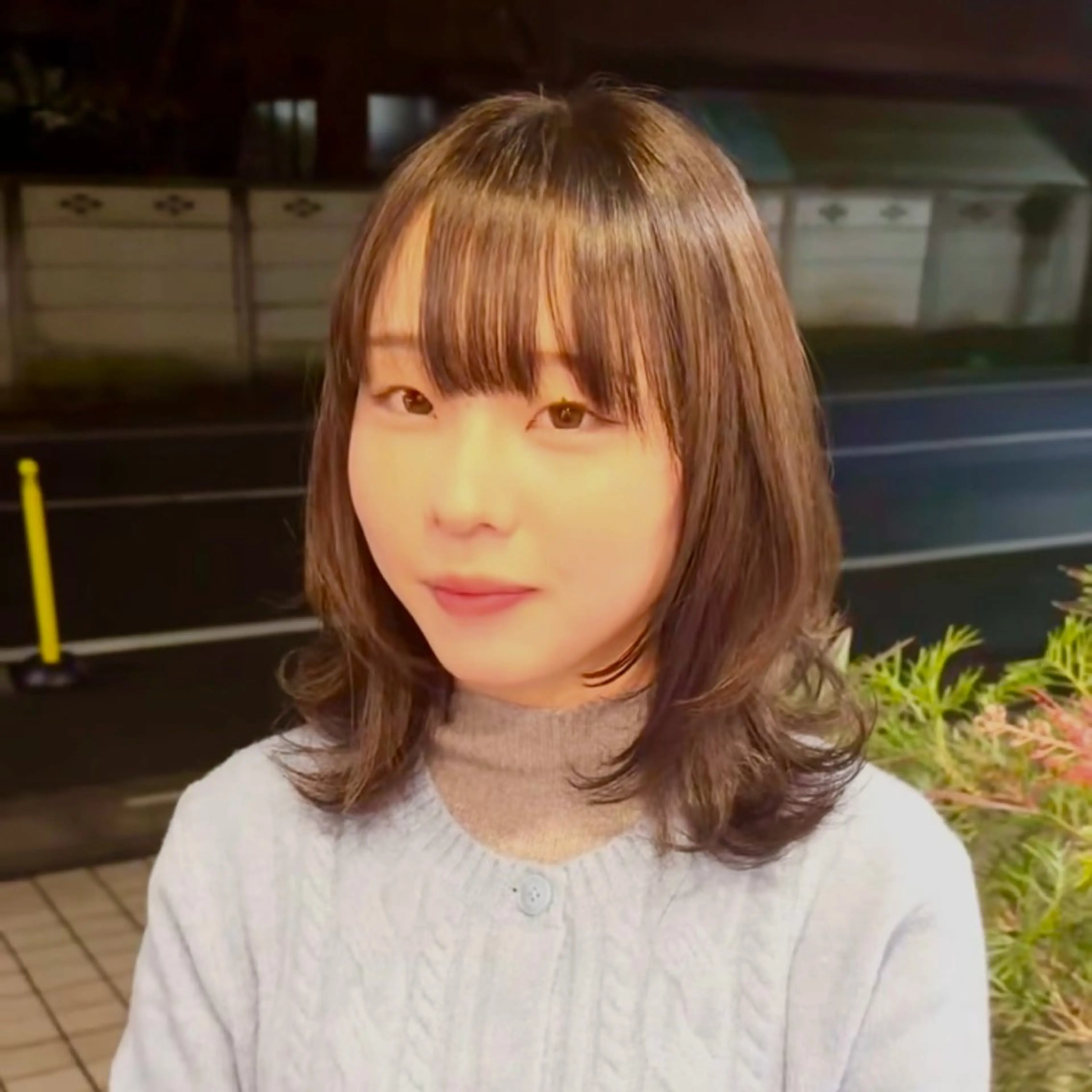 ミディアム 顔まわりレイヤー 顔周りカット ハッシュカット レイヤーカット カット ヘアカラー トリートメント 久貝 帆風のヘアスタイル