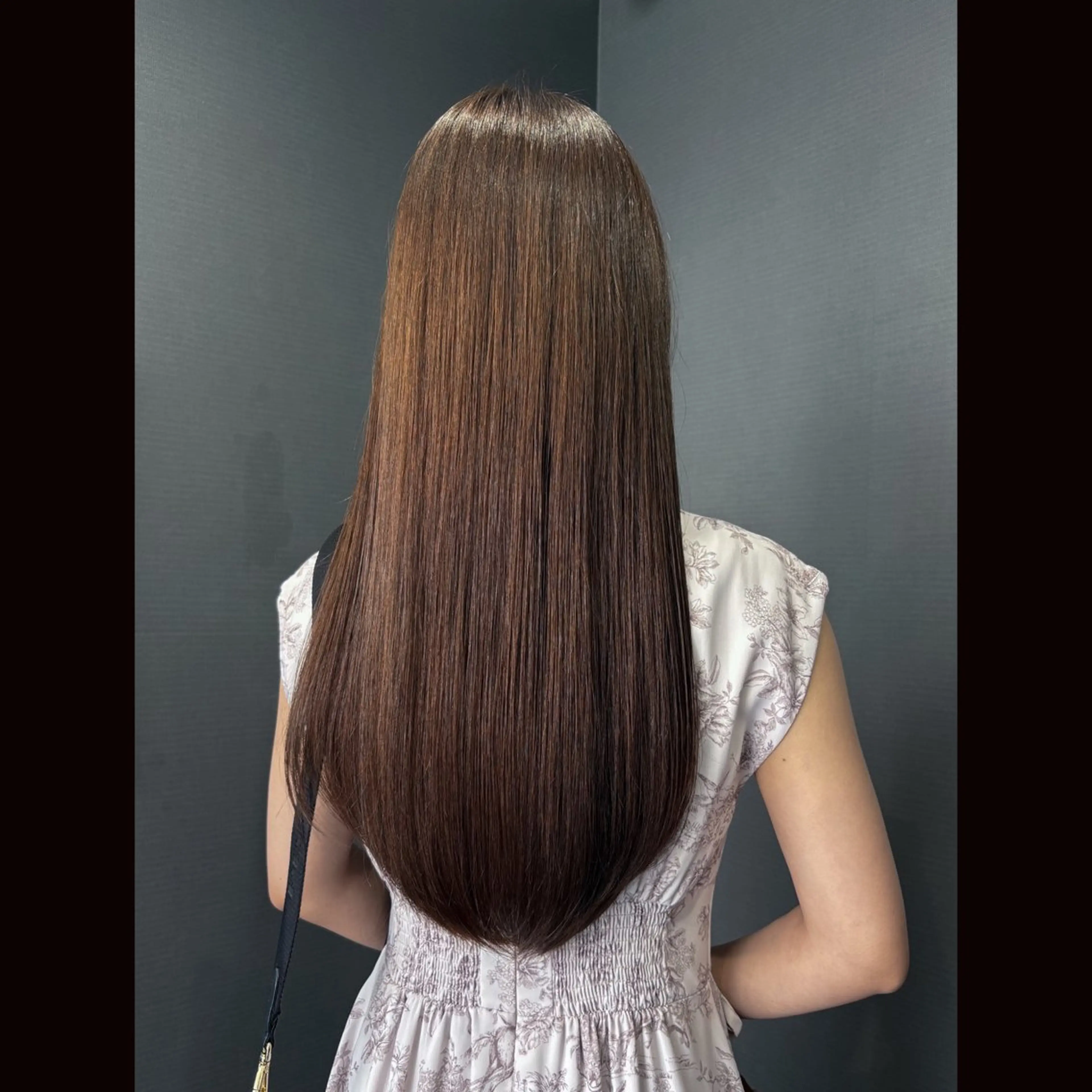 ロング トリートメント 彩名/透明感カラー/ レイヤーカットのヘアスタイル