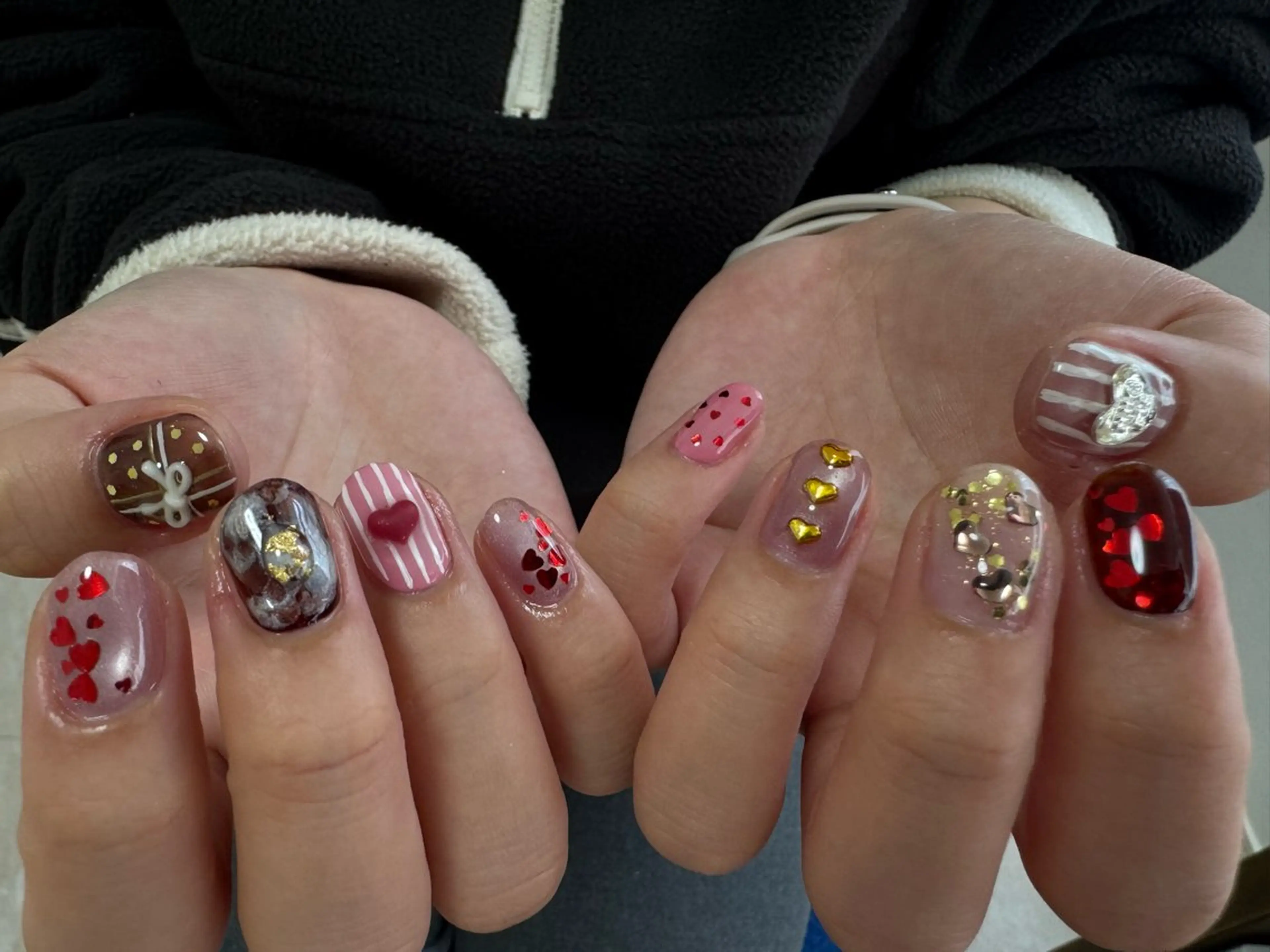 ネイル バレンタイン ハンドネイル tsumeasobi 🪬macoのネイルデザイン