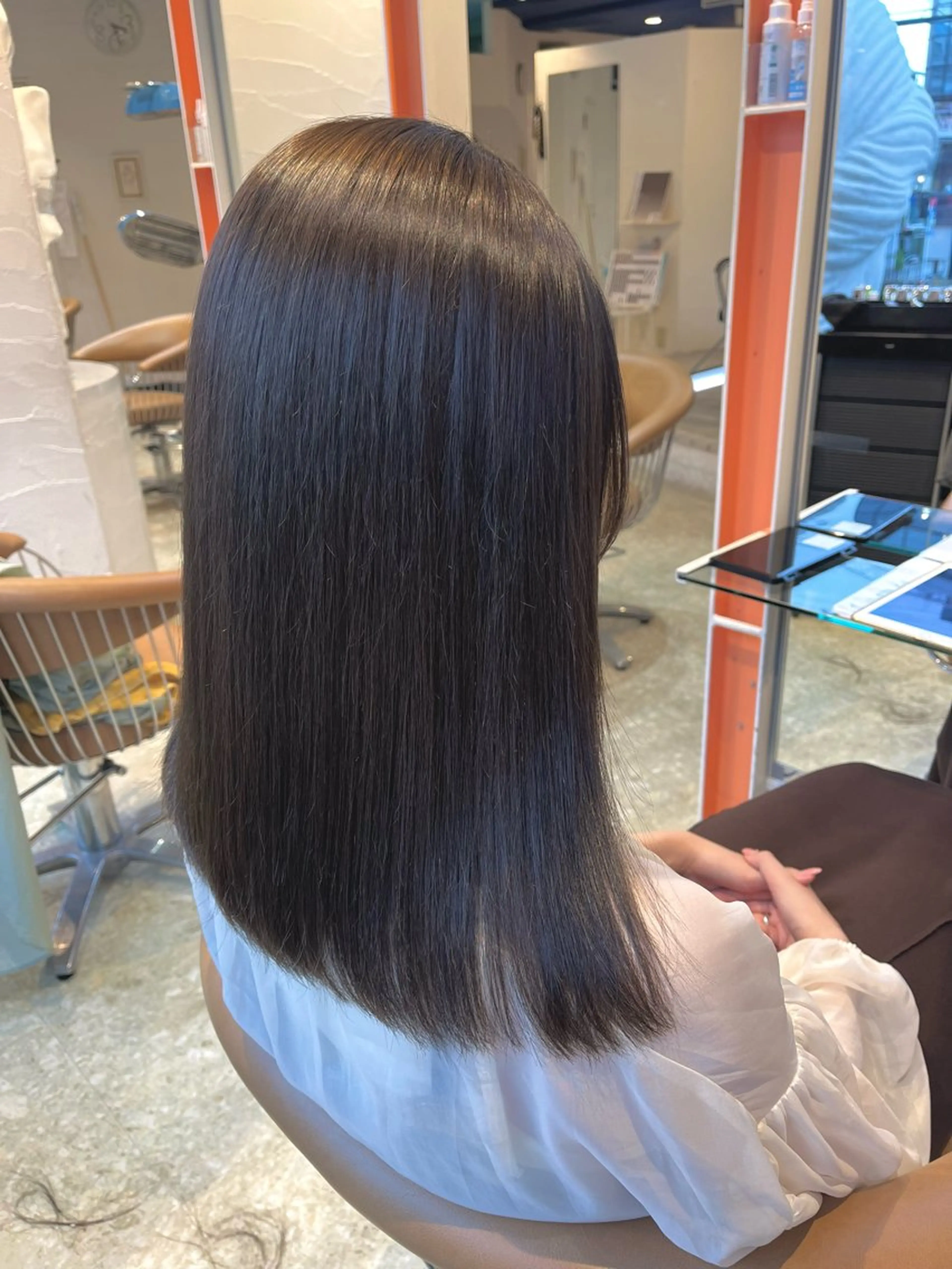 ミディアム カラー カット ヘアカラー 縮毛矯正 うしだ かおるのヘアスタイル