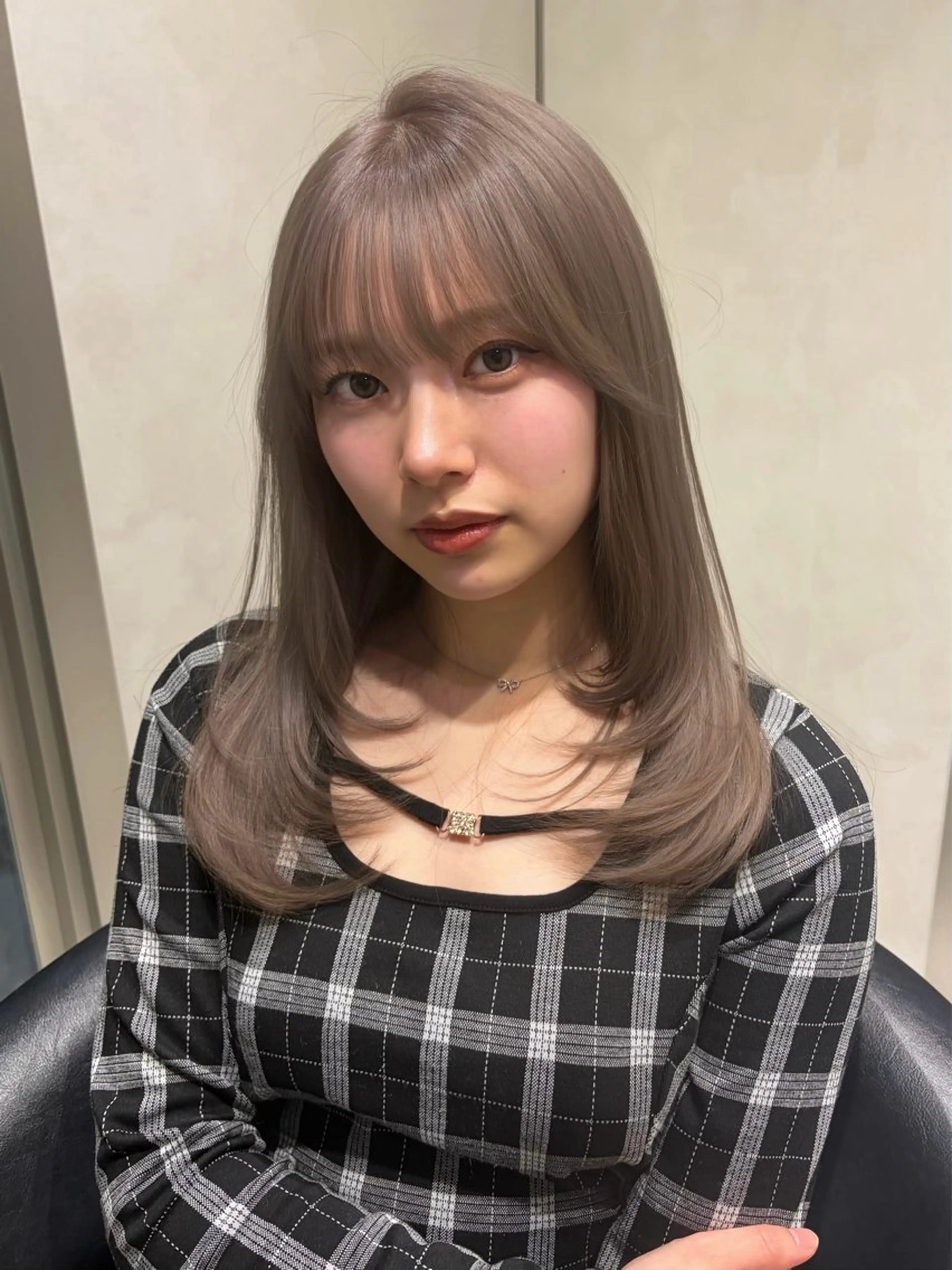 ロング ヘアカラー トリートメント ハイトーン/ベージュ 🤍reinaのヘアスタイル