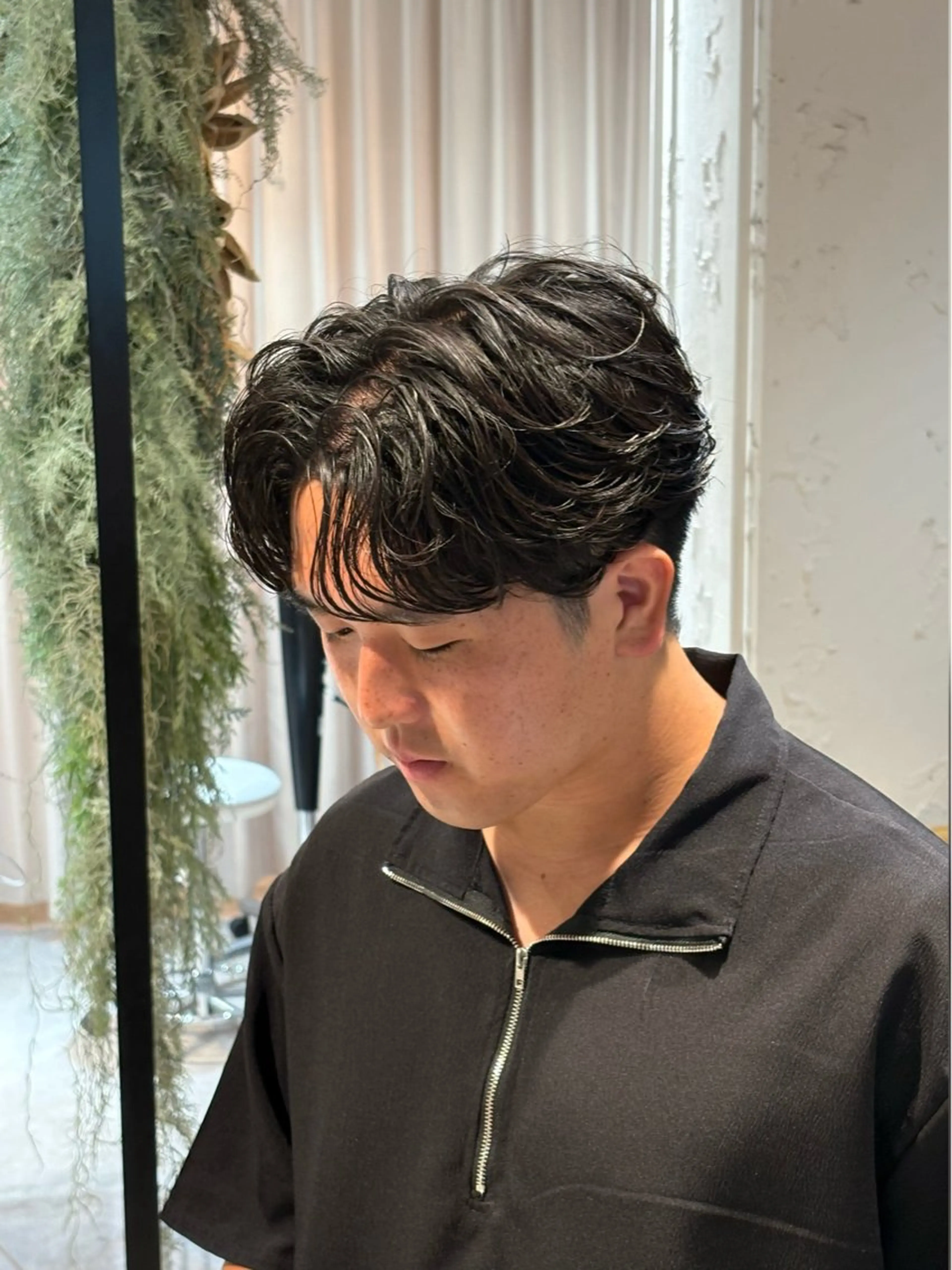 ショート パーマ メンズ フェザーパーマ メンズパーマ カット パーマ ヘッドスパ フェザー/シャドウ/ 酸性ストレートのヘアスタイル