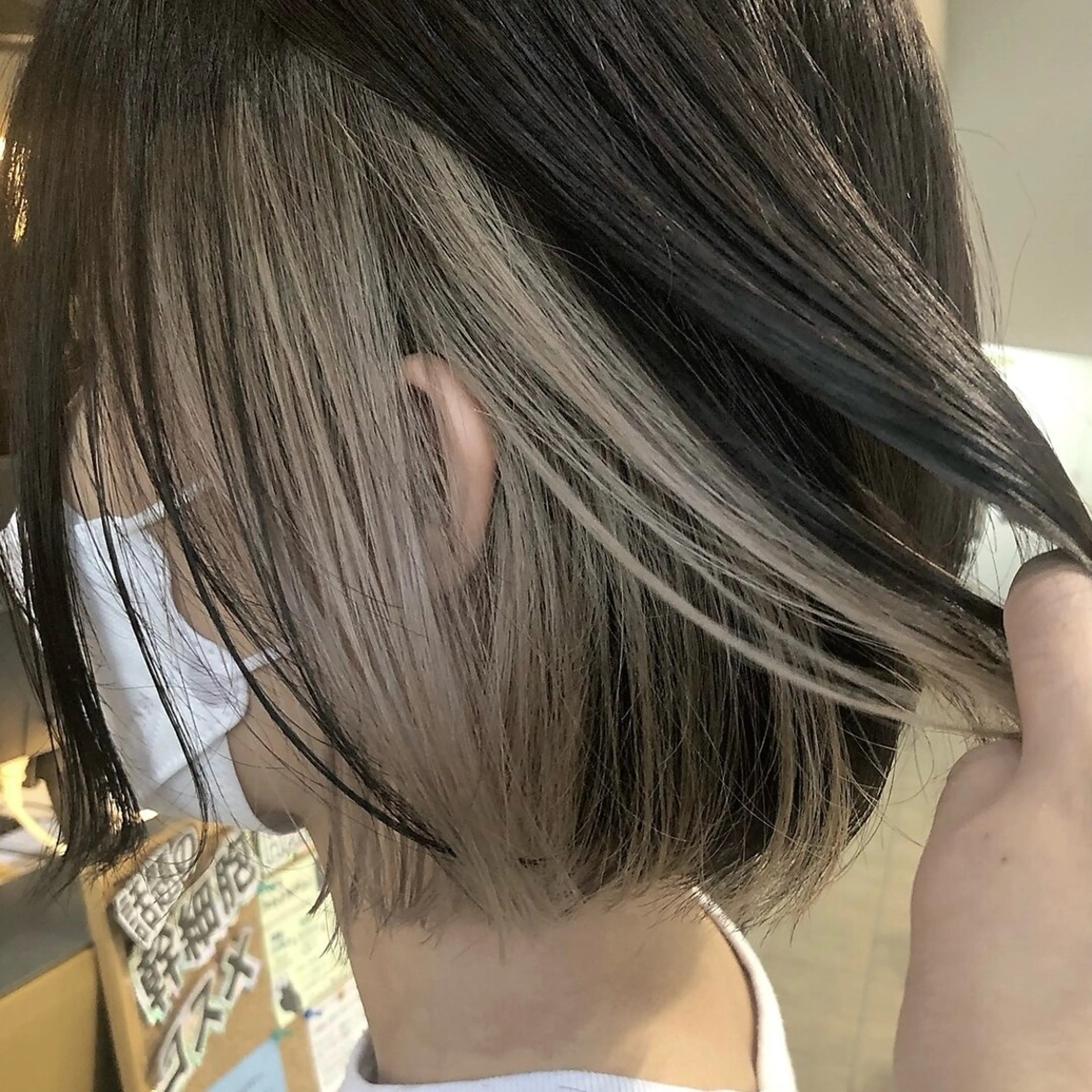 ショート カラー ベージュカラー イヤリングカラー インナーカラー ミルクティーベージュ ホワイトベージュ メンズ レイヤー ウルフ 弓木啓輔のヘアスタイル