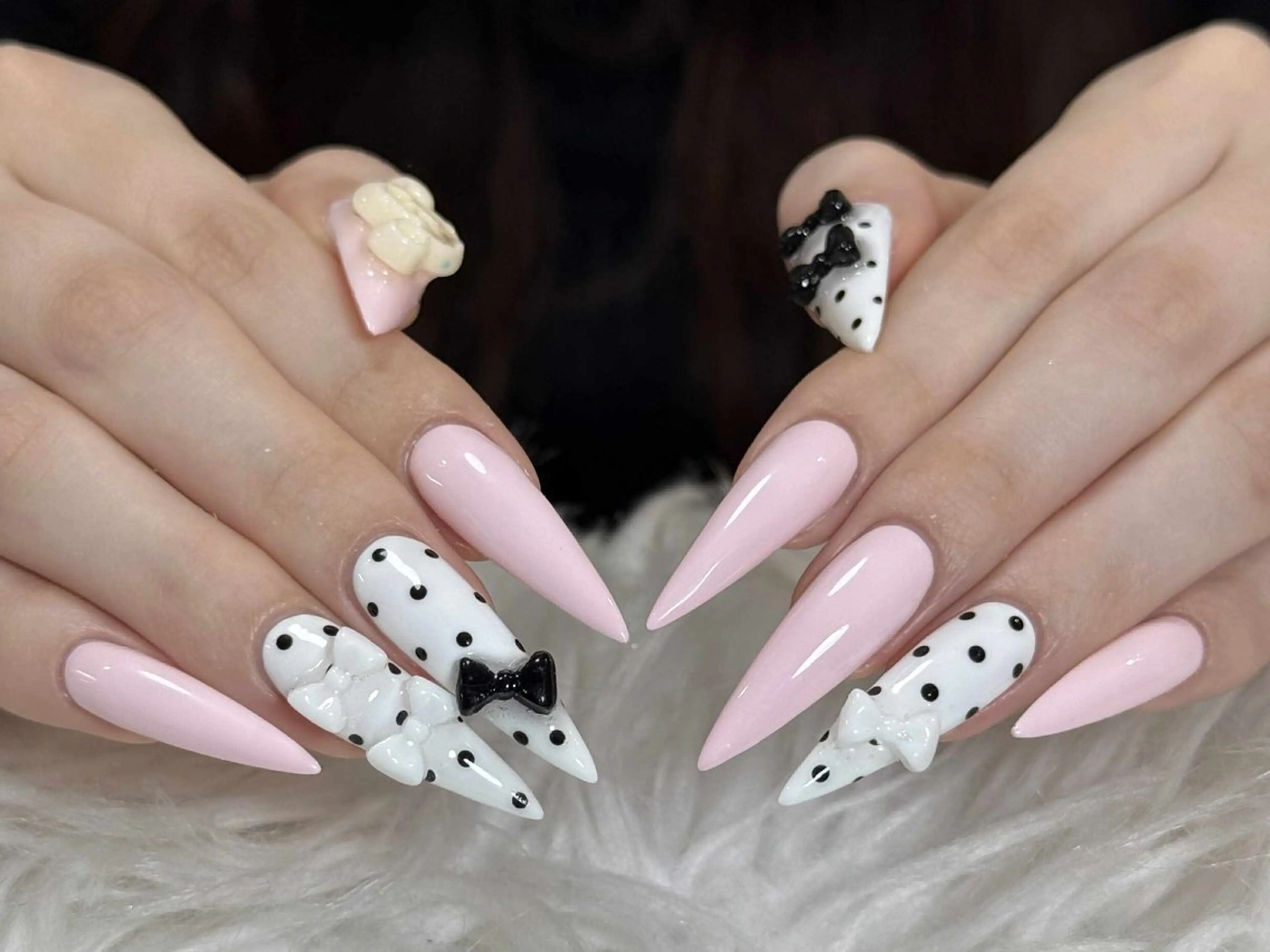 ネイル ボルドー ブラウン チークネイル ドット フットネイル Julli NailStudioのネイルデザイン