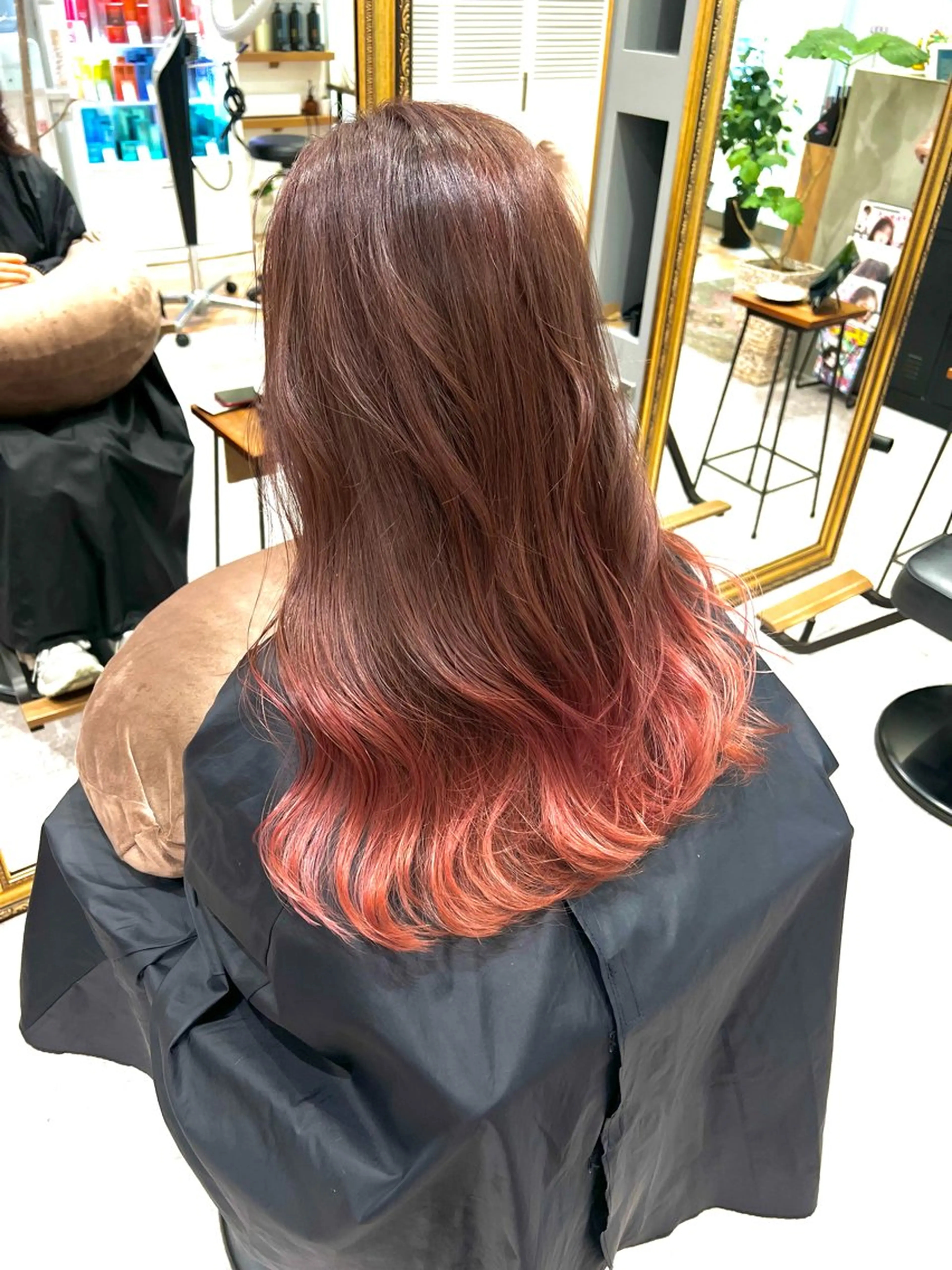 ロング カラー ヘアアレンジ marble by KENJEのヘアスタイル