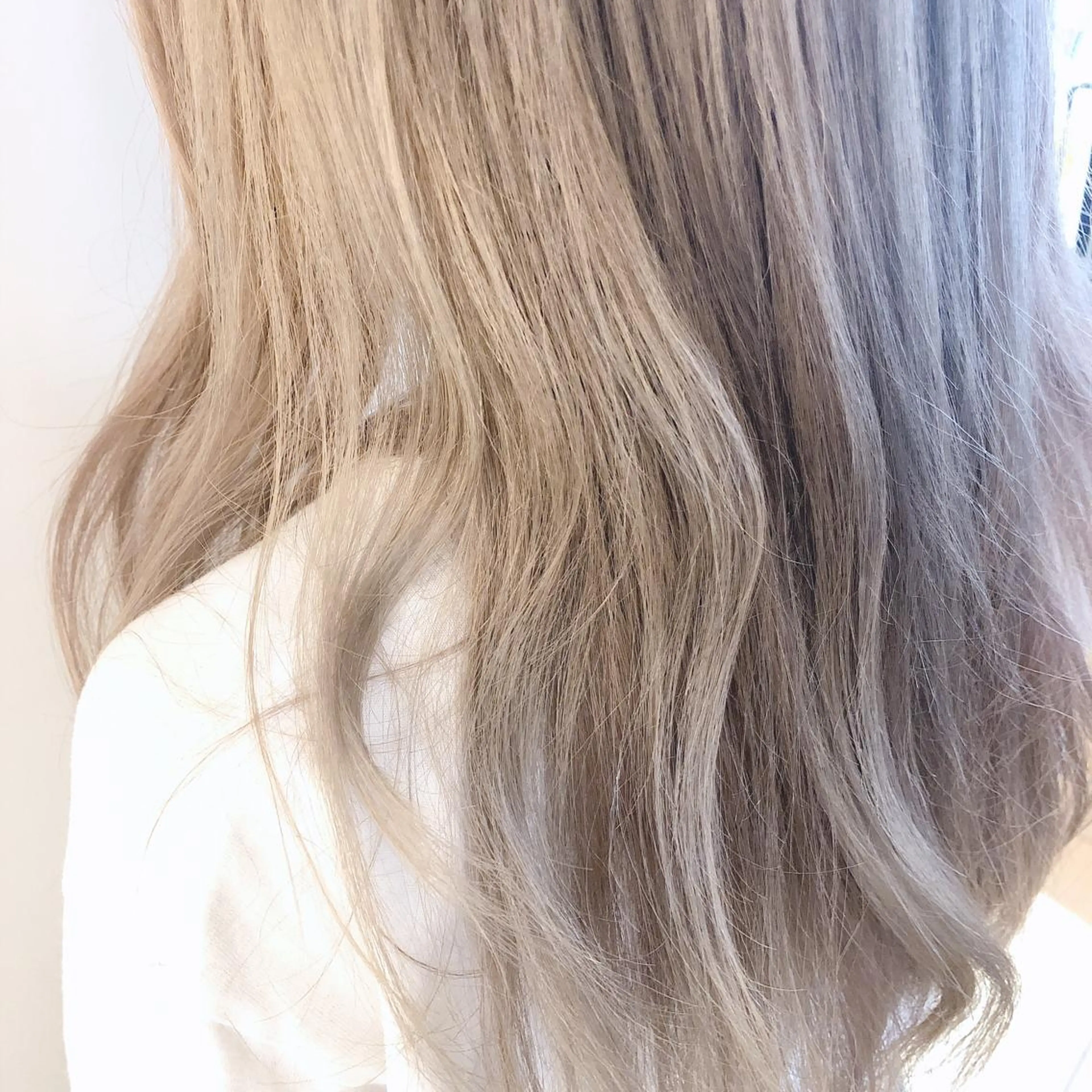 ロング カラー ブリーチ ブロンド カット ヘアカラー トリートメント 韓国hair ·͜· watanabeのヘアスタイル