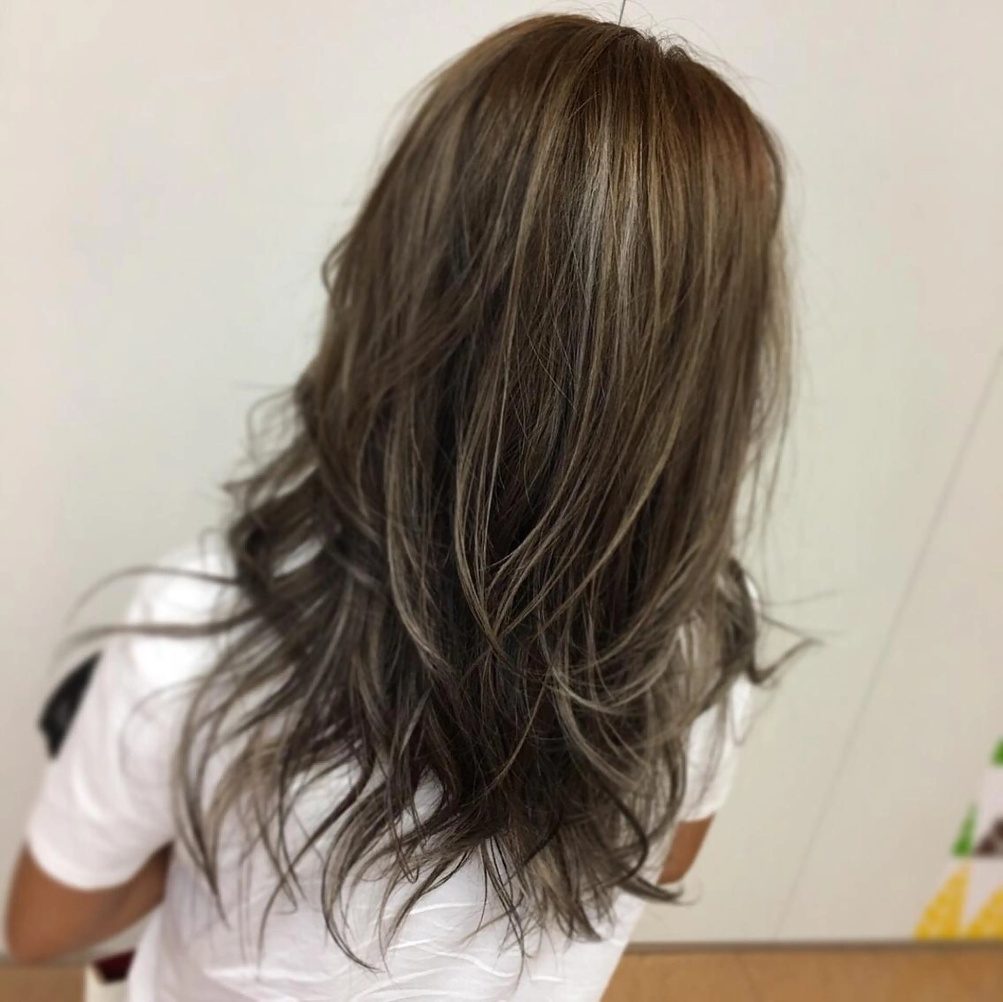 セミロング カラー 田鎖 英樹のヘアスタイル