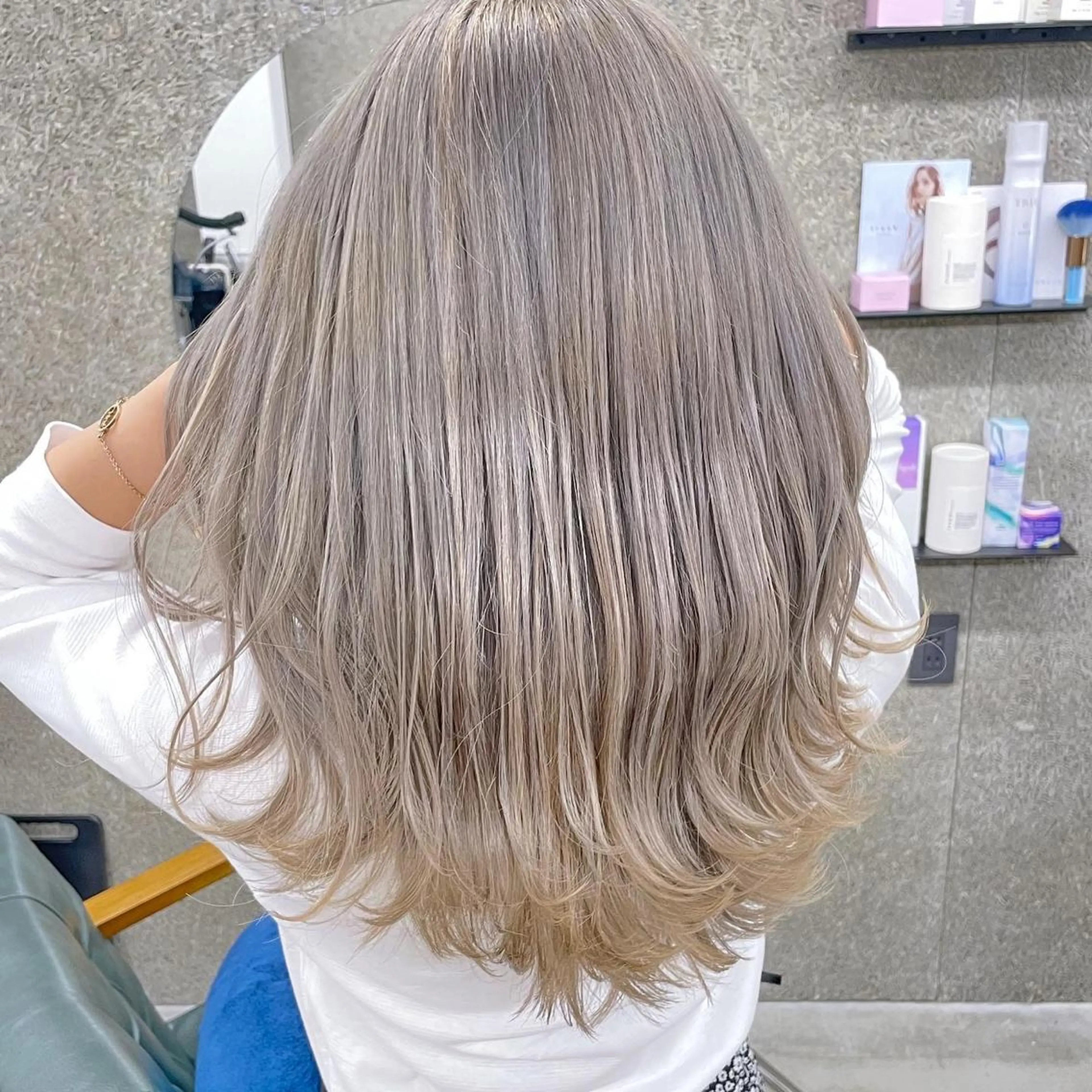 セミロング カラー ヘアカラー トリートメント Lull1人美容室 バレイヤージュのヘアスタイル